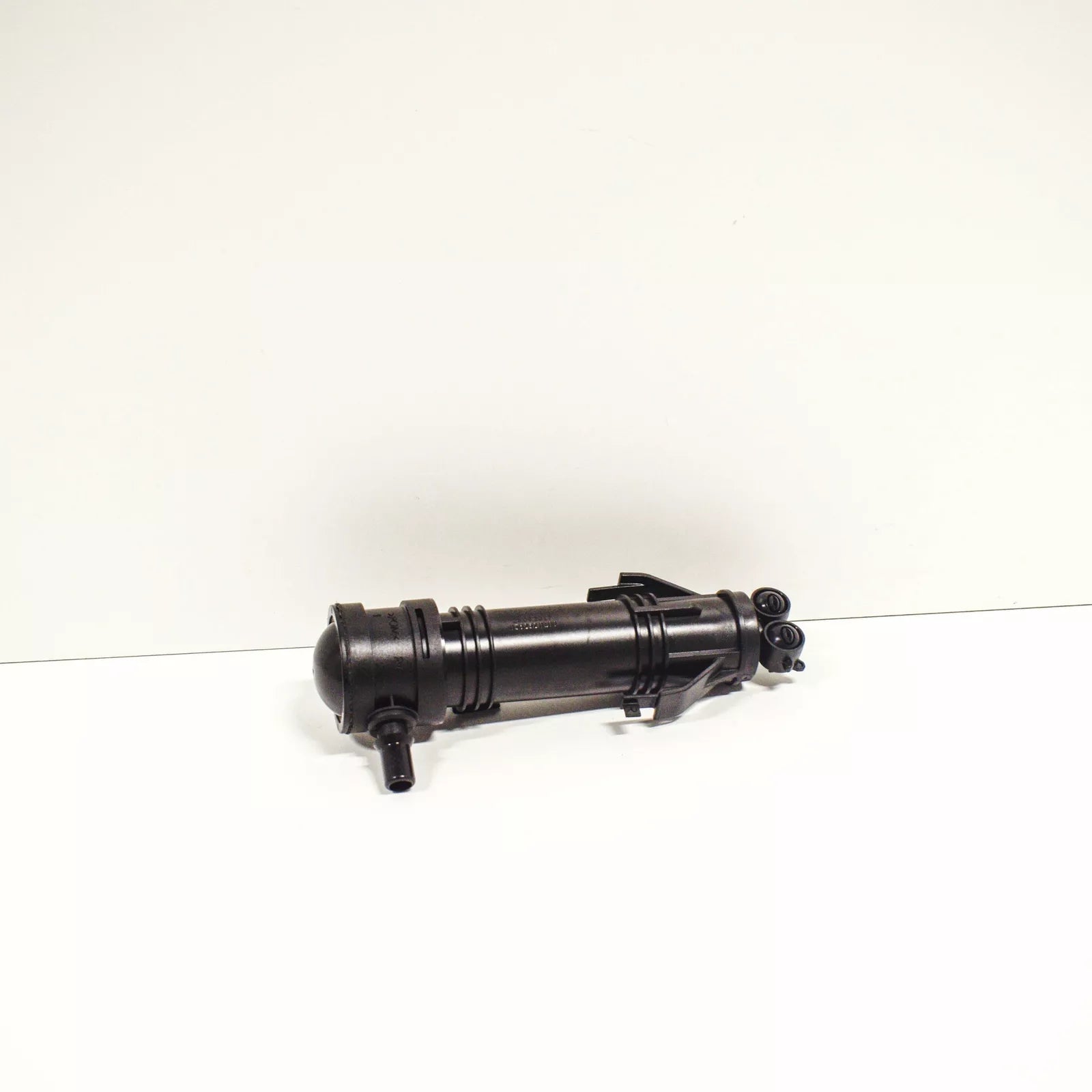 NEW VOLKSWAGEN TOUAREG 7P RIGHT HEADLIGHT WASHER SPRAY NOZZLE 7P6955104A