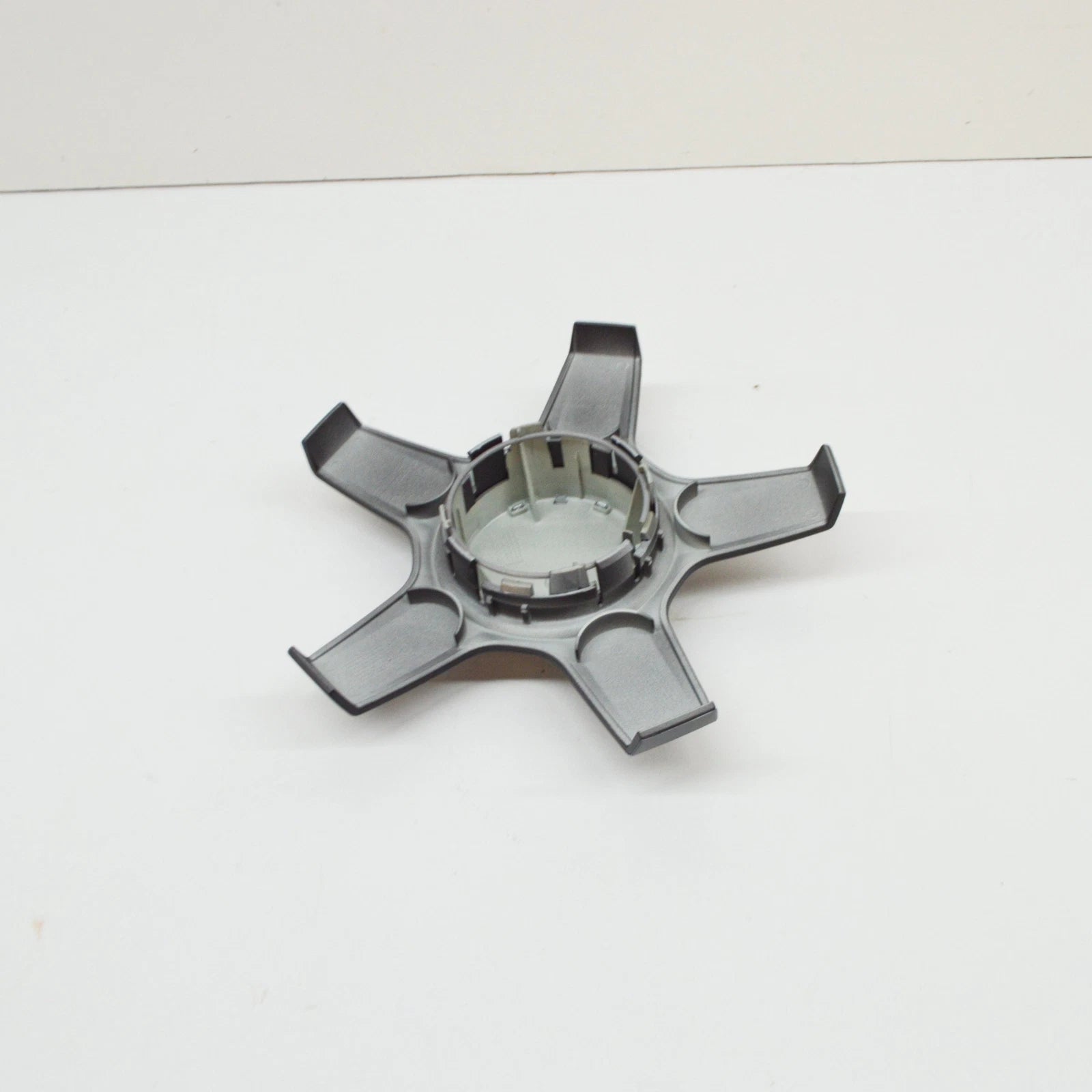 NEW MERCEDES-BENZ CLA C117 WHEEL HUB CAP A00040024009283 ORIGINAL