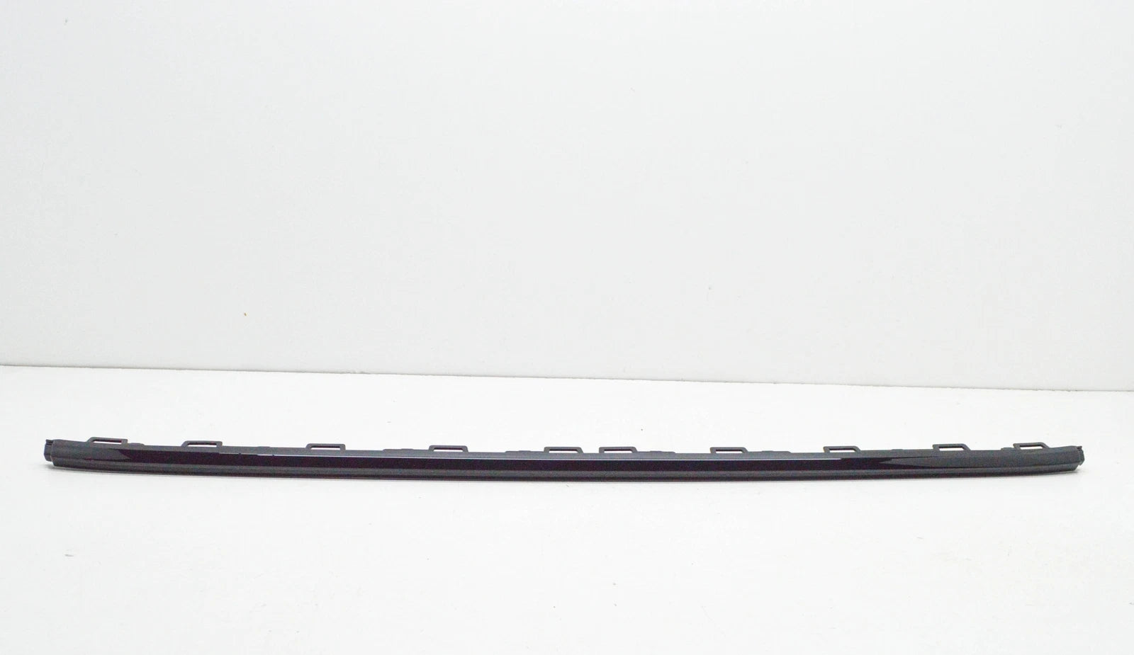 NEW AUDI E-TRON SPORTBACK FRONT BUMPER CENTER MOLDING TRIM 4KE853057Y9B