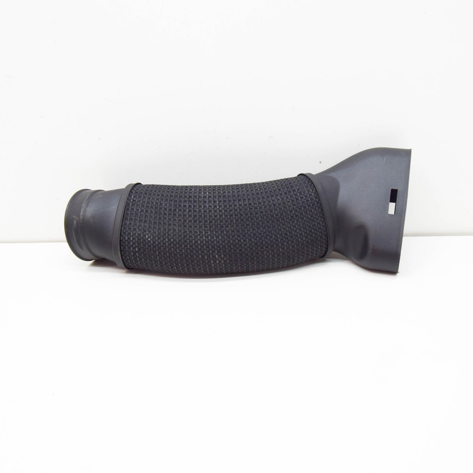 NEW MERCEDES-BENZ CLS C219 RIGHT AIR INTAKE HOSE A2720900082 2008 ORIGINAL