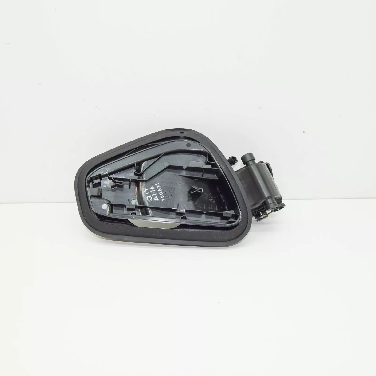 NEW BMW I8 I12 LOASING FLAP CHARGING COVER POT 51177316840 ORIGINAL