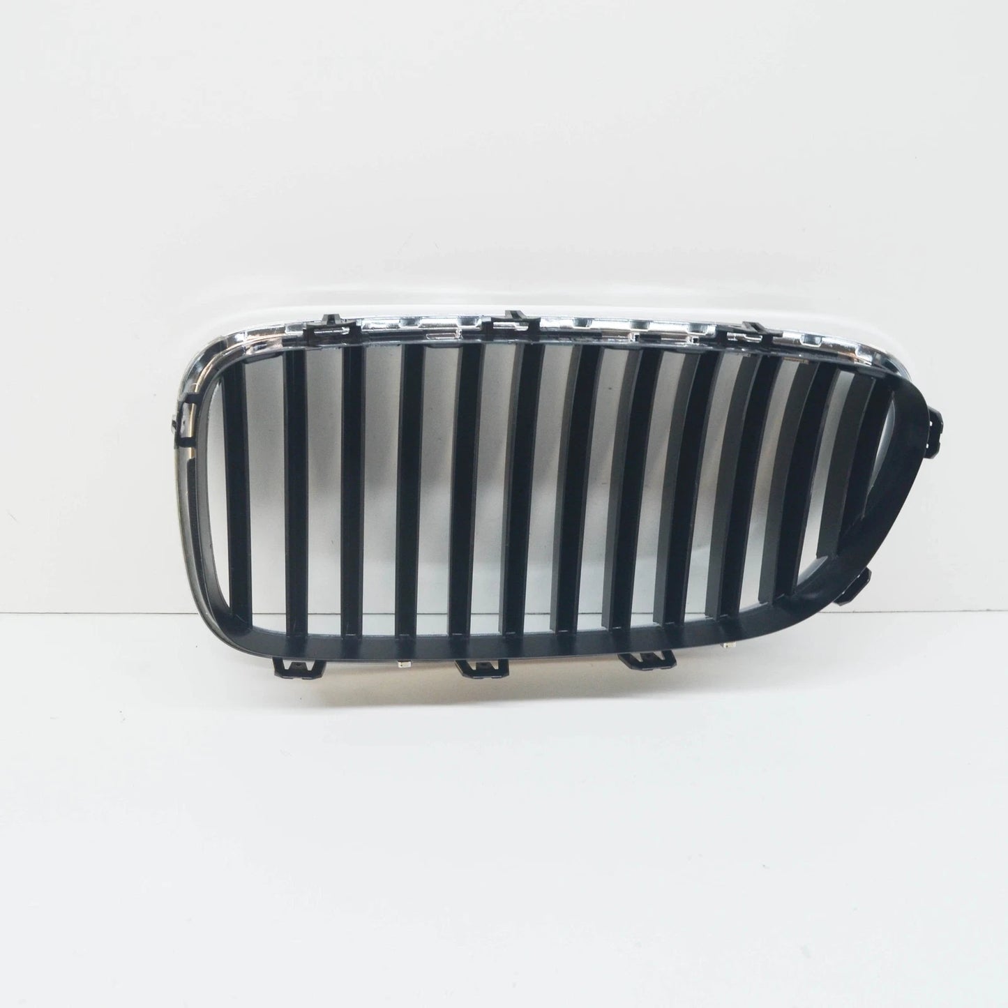 NEW BMW 5 F10 FRONT RIGHT RADIATOR GRILLE 51137203650 7203650 ORIGINAL