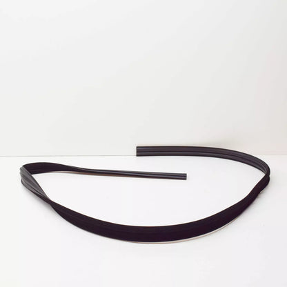 NEW MB E W124 FRONT LEFT DOOR WINDOW RUN SEALING A1247250725 ORIGINAL