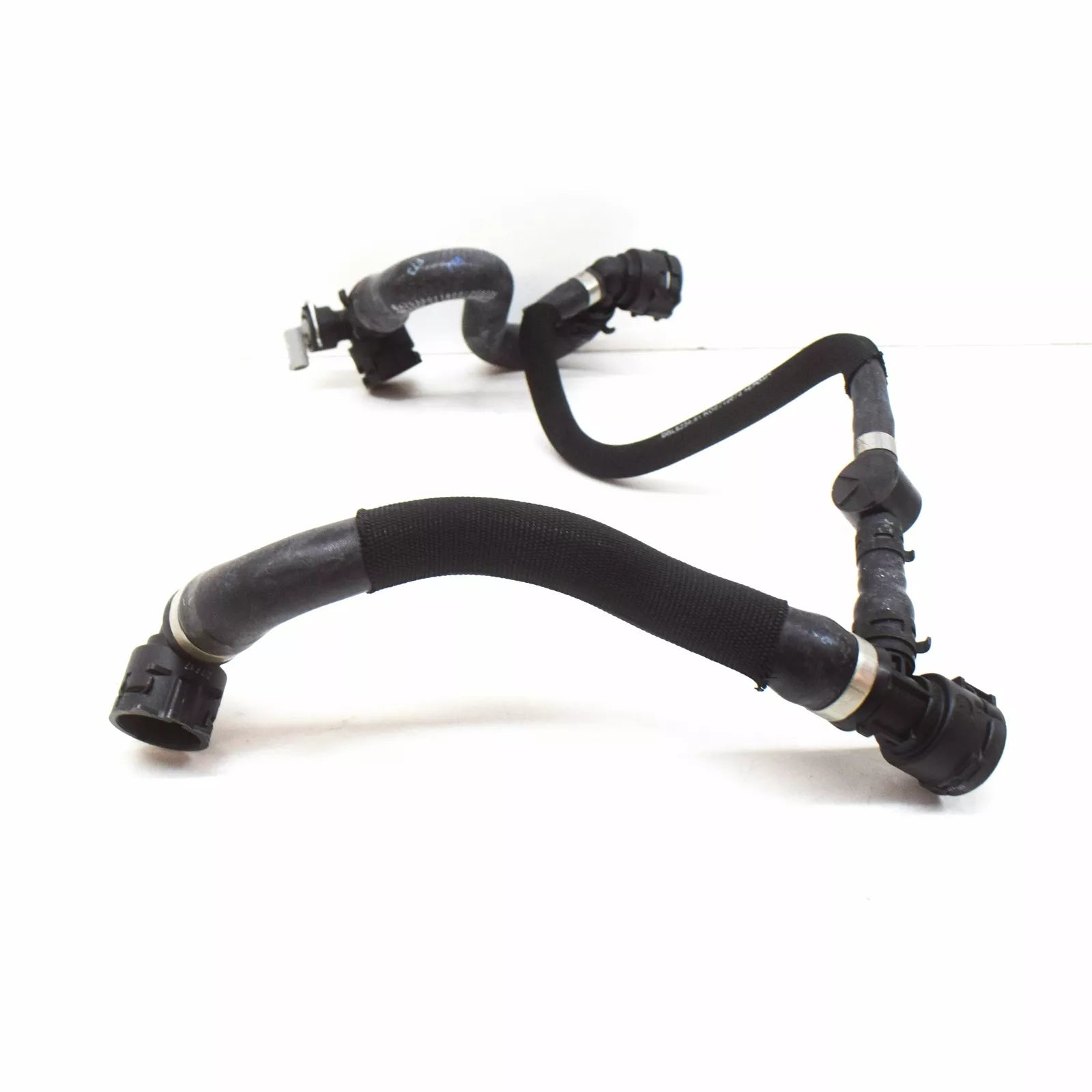 NEW MB E W213 RIGHT LOWER COOLANT RADIATOR LOWER WATER HOSE A2535011800 ORIGINAL