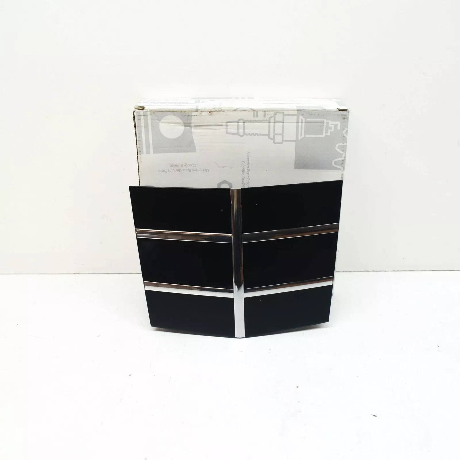 NEW MERCEDES BENZ E W212 FRONT RADIATOR GRILLE PLATE A2128870011 ORIGINAL