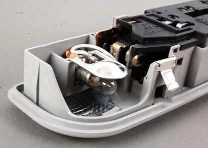 NEW AUDI A3 8P REAR INTERIOR AND READING LIGHT 8E0947111A9NQ ORIGINAL