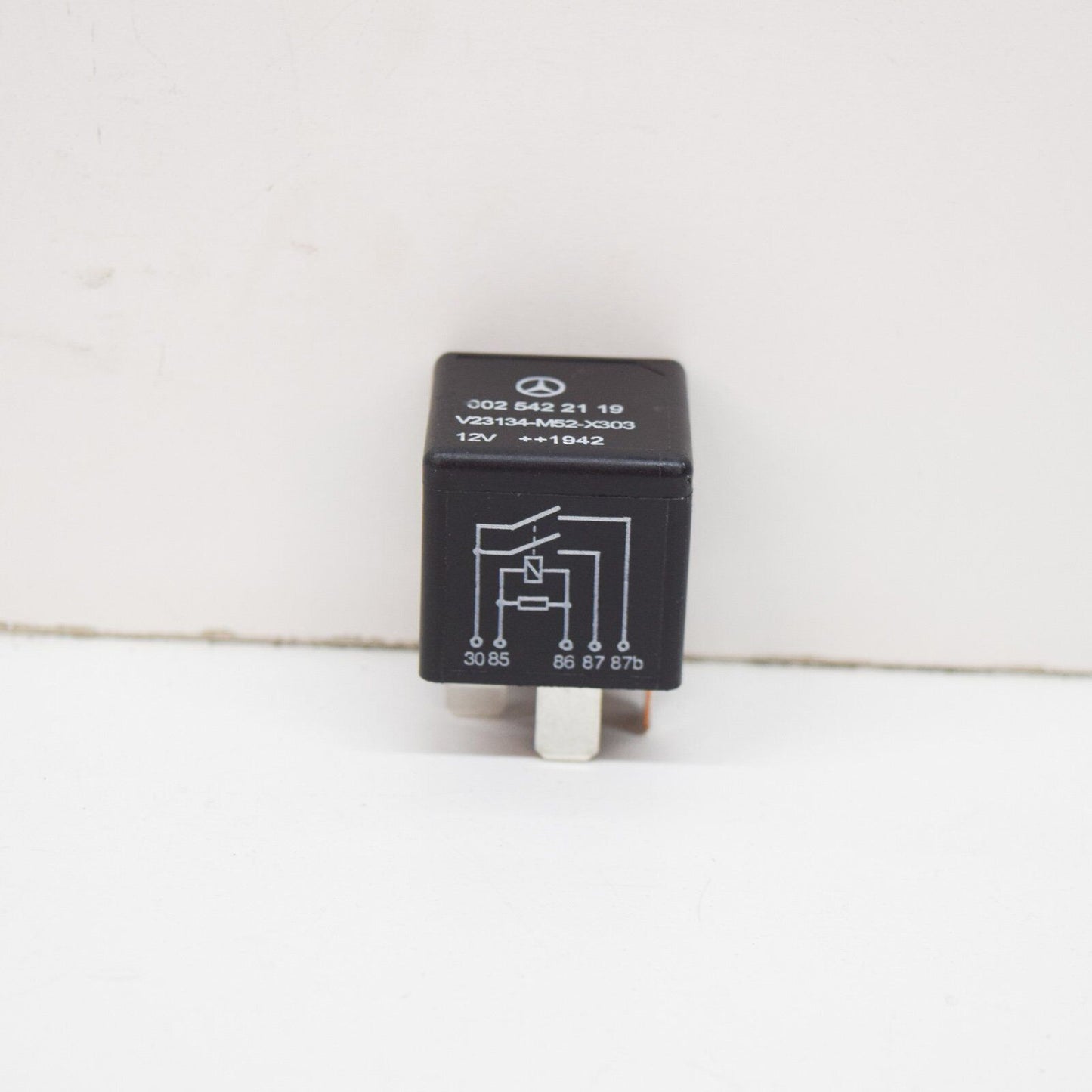 NEW MERCEDES-BENZ E W210 TURN SIGNAL INDICATOR RELAY A0025422119 ORIGINAL