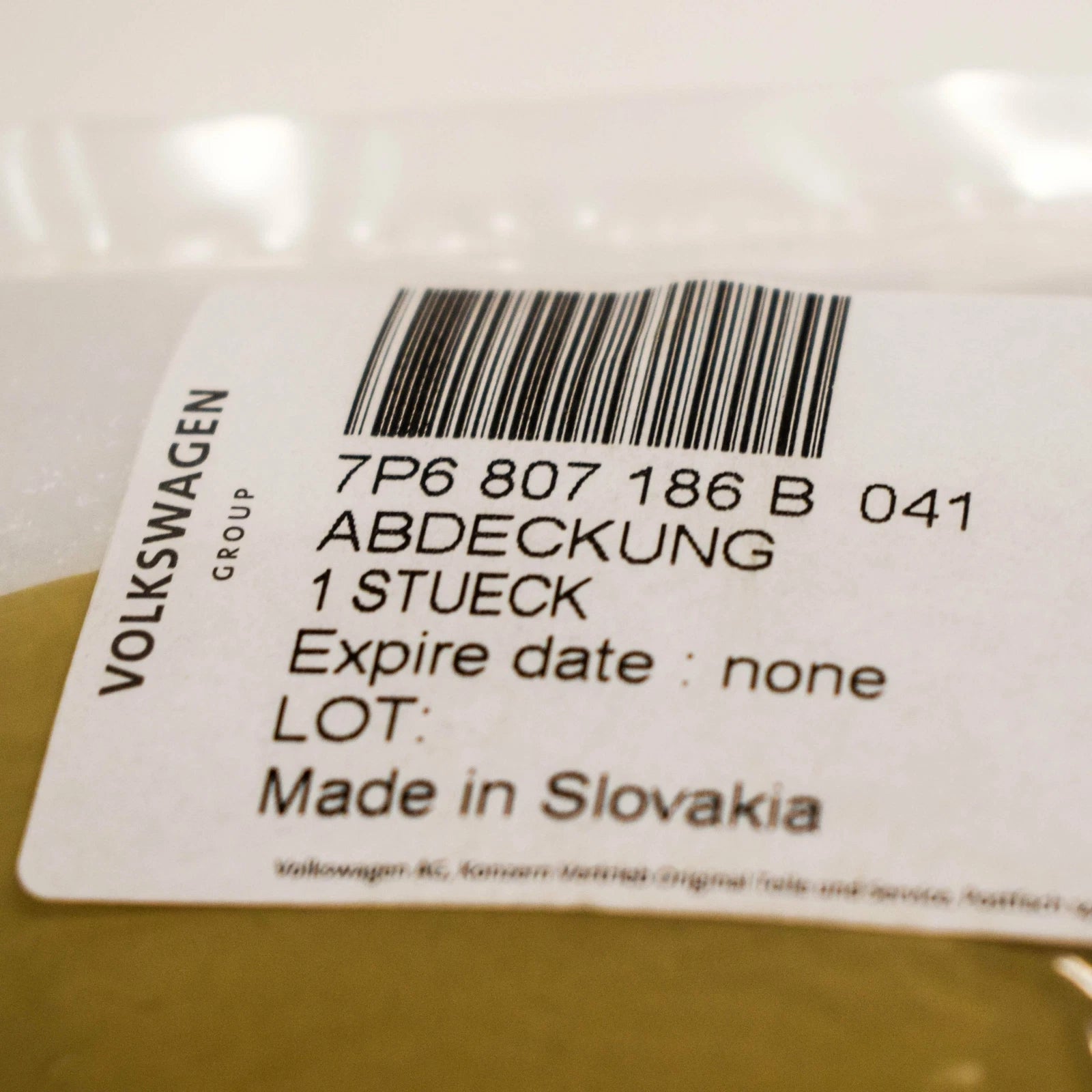 NEW VW TOUAREG 7P FRONT RIGHT TOW HOOK EYE CAP COVER 7P6807186B041 ORIGINAL