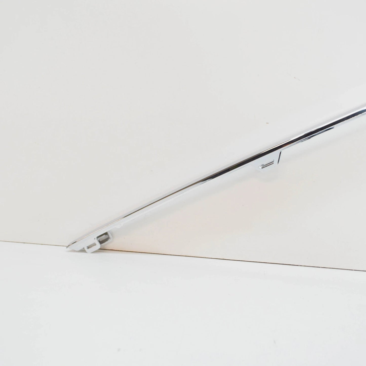 NEW VOLKSWAGEN PASSAT B6 REAR BUMPER RIGHT CHROME TRIM 3C5807460B2ZZ ORIGINAL