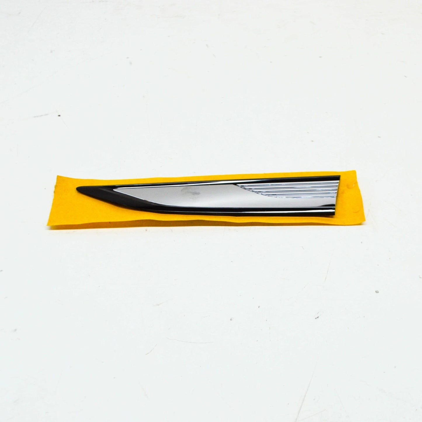 NEW VW TIGUAN AD FRONT RIGHT FENDER WING EMBLEM BADGE 5NA853688HDPJ