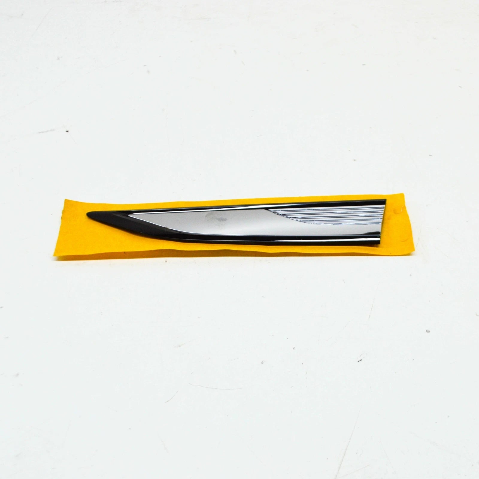 NEW VW TIGUAN AD FRONT RIGHT FENDER WING EMBLEM BADGE 5NA853688HDPJ