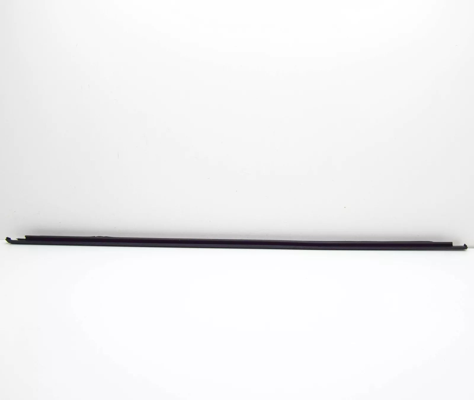 NEW VW PASSAT B8 3G FRONT RIGHT OUTER WINDOW APERTURE SEAL 3G0837478C5AP