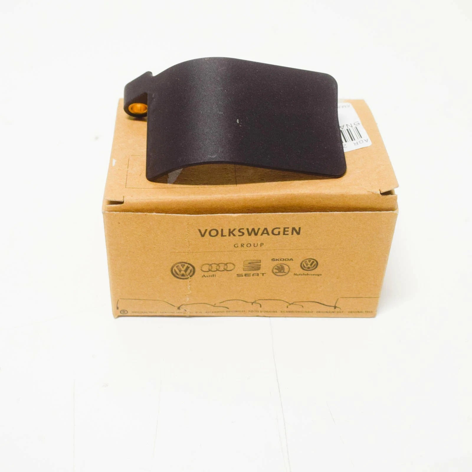 NEW VOLKSWAGEN TIGUAN 5N TOW HITCH COVER 5NA804647