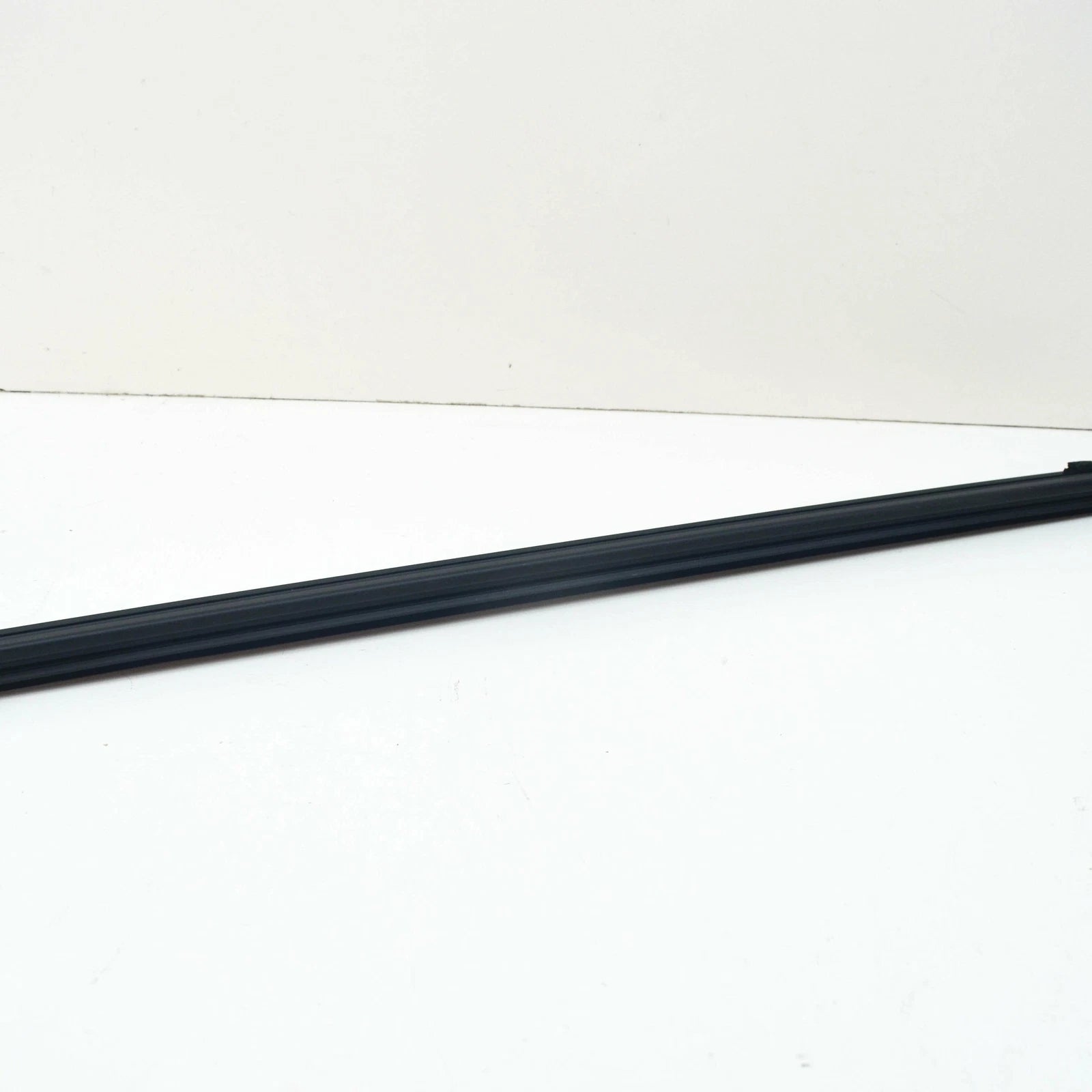 NEW VOLKSWAGEN ID.3 E11 REAR LEFT INNER WINDOW APERTURE SEAL 10A839479