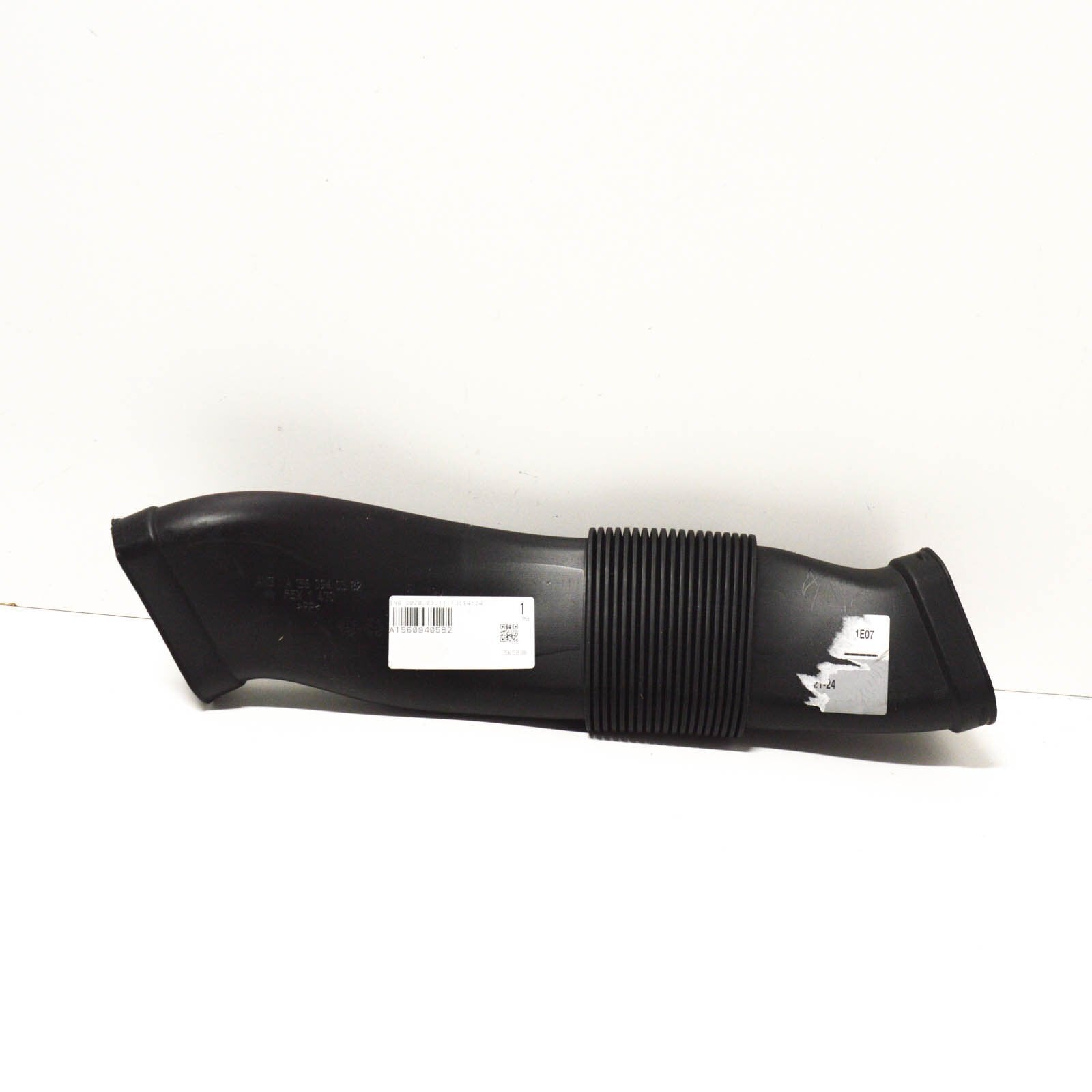 NEW MB CLS C219 AMG LEFT AIR INTAKE PIPE TUBE CLS 63 PETROL A1560940582 ORIGINAL