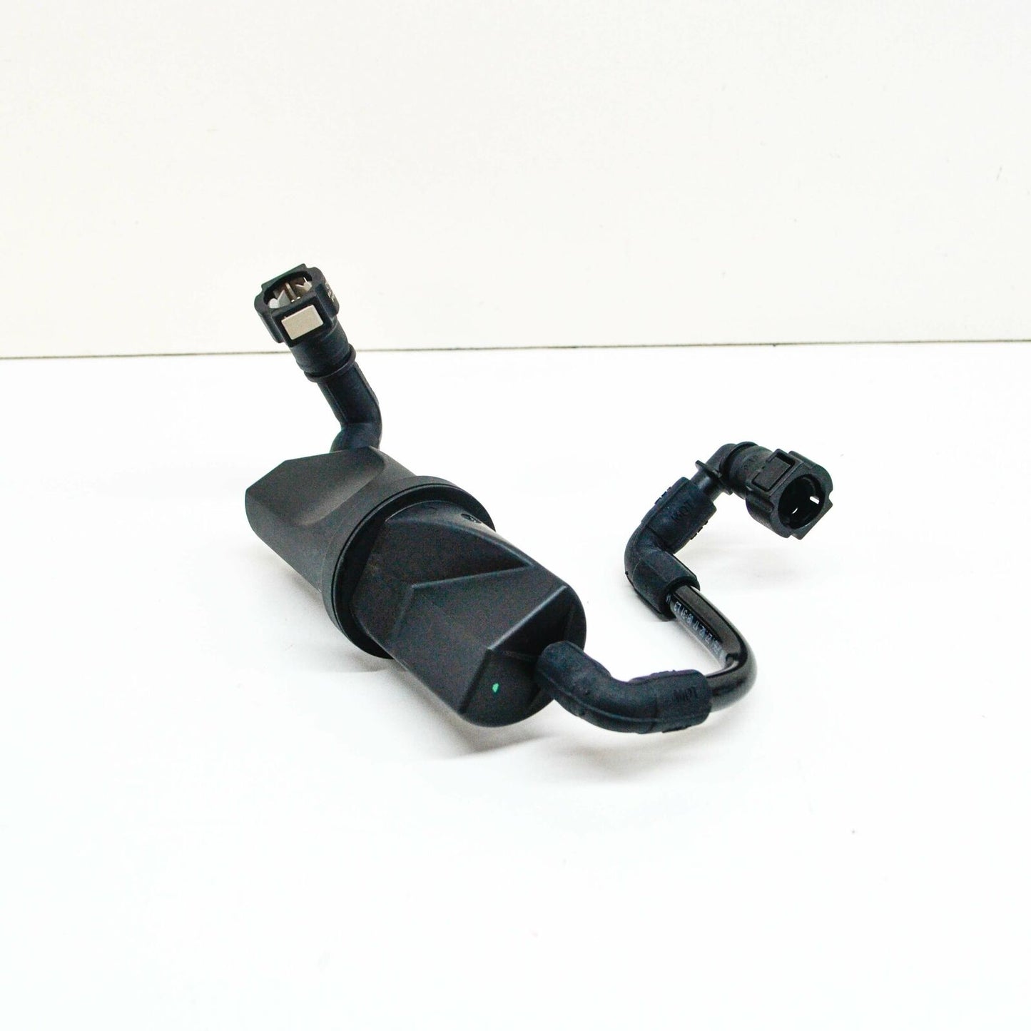NEW MERCEDES-BENZ E W212 FUEL EMISSION DAMPER RESERVOIR A212470041664 ORIGINAL