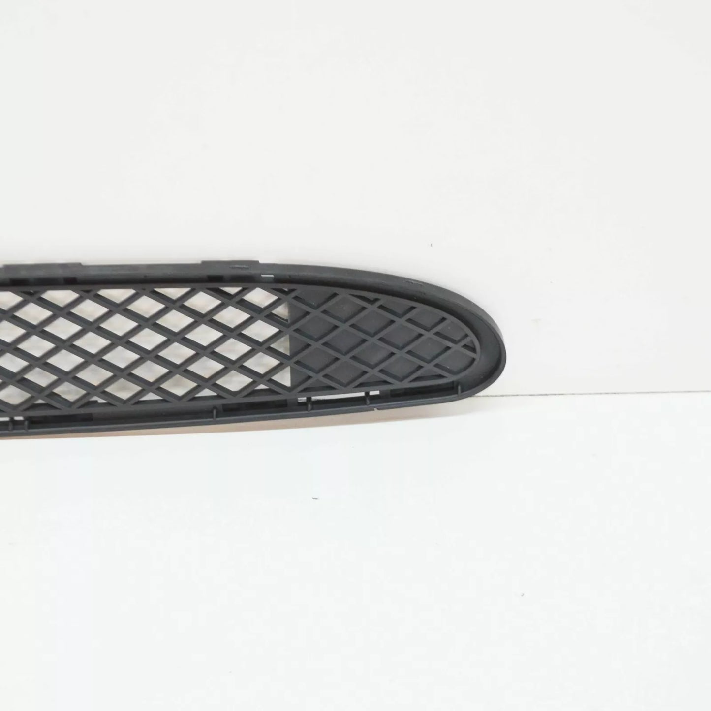 NEW MERCEDES-BENZ C W203 FRONT BUMPER CENTER GRILLE A2038852623