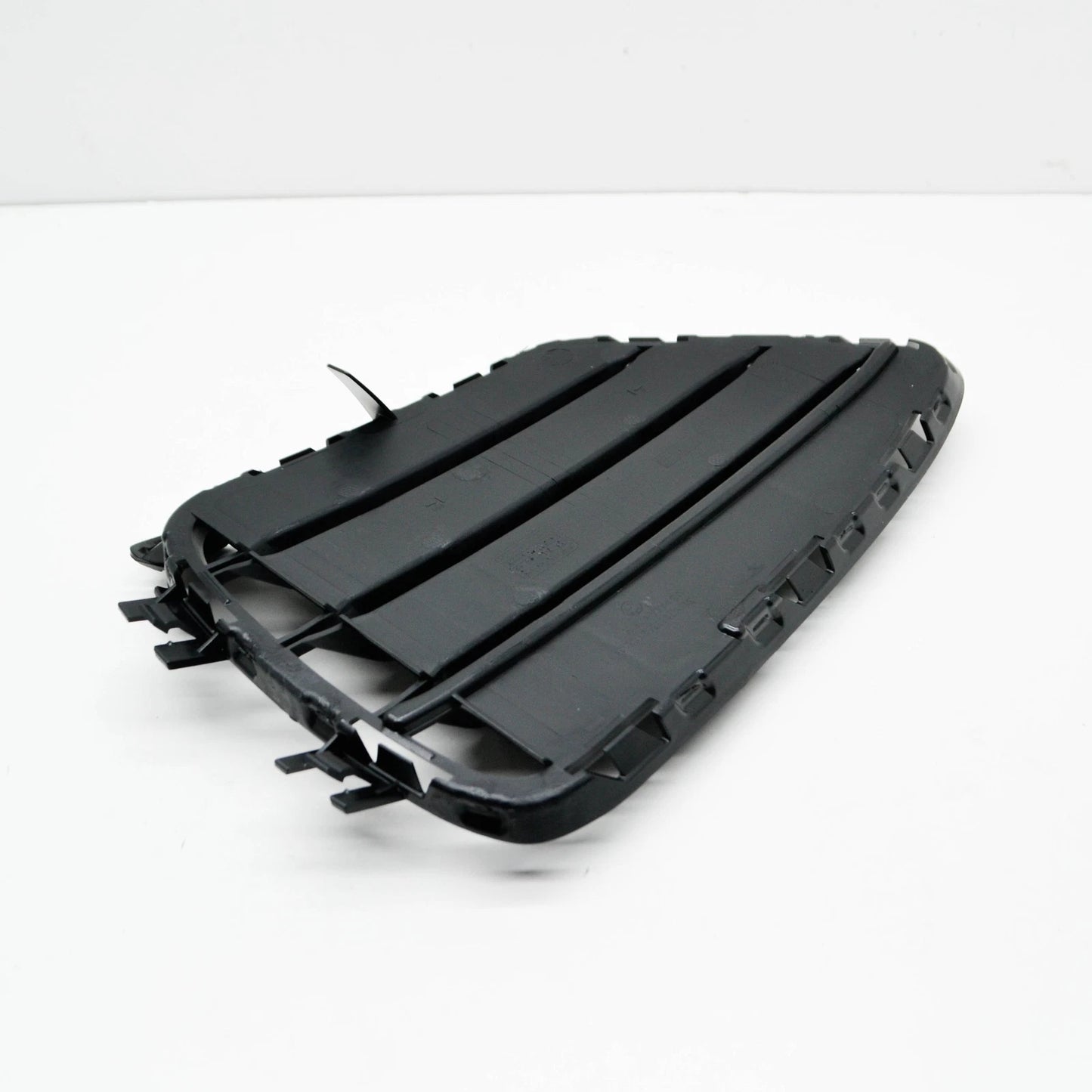 NEW BMW X4 F26 FRONT BUMPER RIGHT CLOSED GRILLE 51117338512 7338512 ORIGINAL