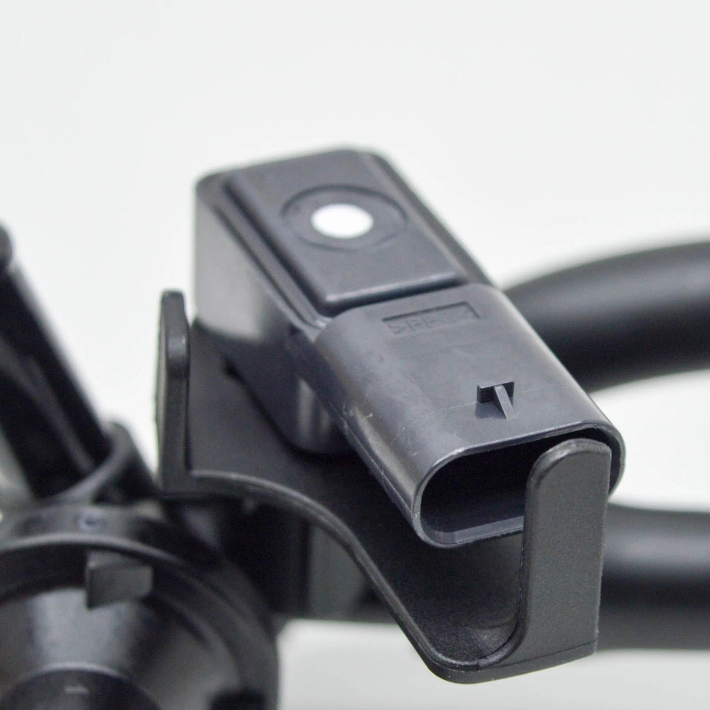 NEW MERCEDES-BENZ GLE W166 ENGINE VENTILATION TUBE A2760180100 ORIGINAL