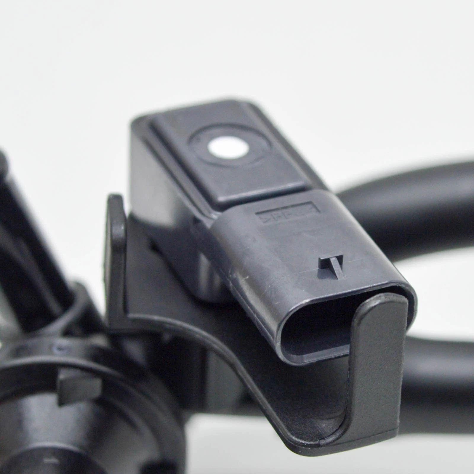 NEW MERCEDES-BENZ GLE W166 ENGINE VENTILATION TUBE A2760180100 ORIGINAL