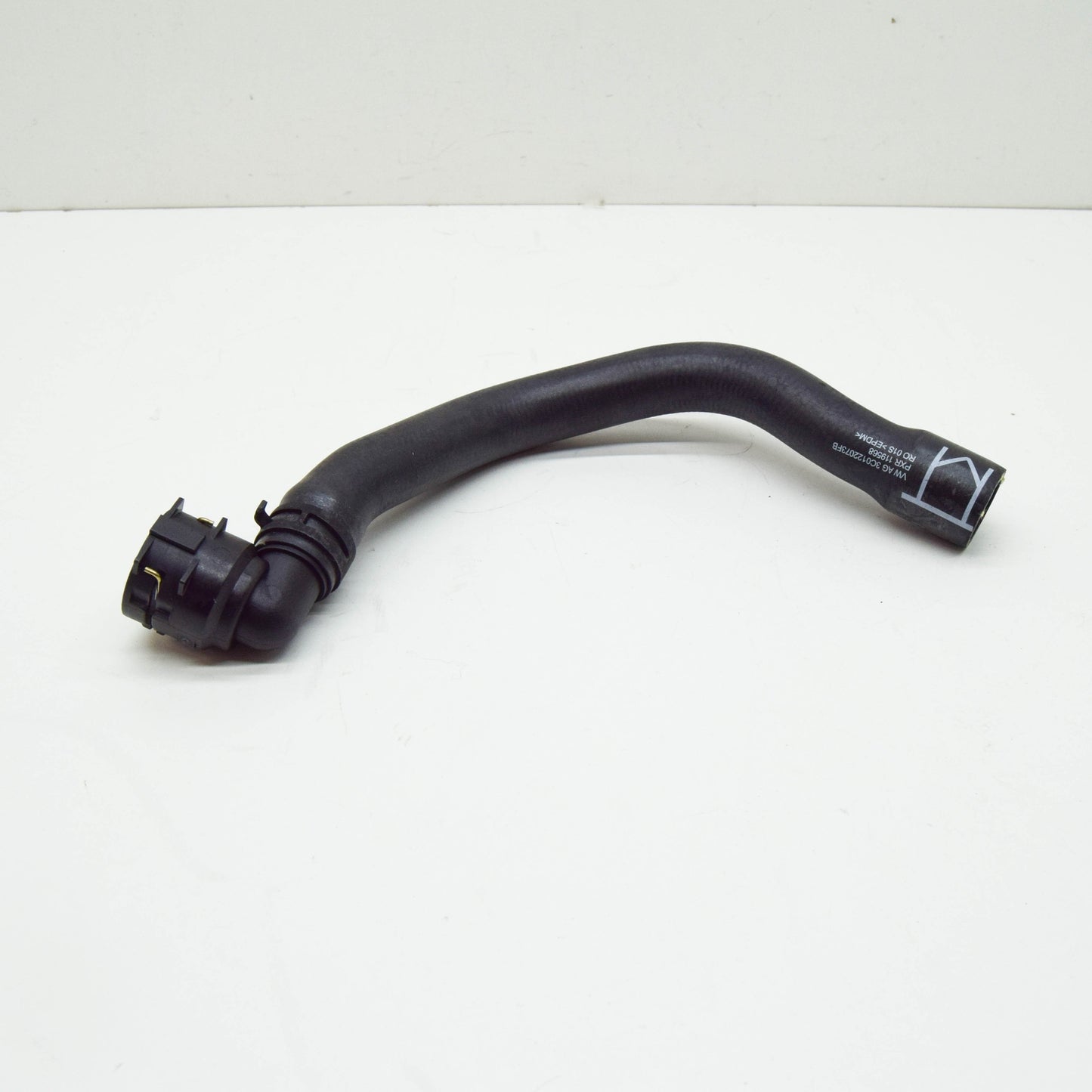 NEW VOLKSWAGEN PASSAT CC 357 COOLANT HOSE PIPE 3C0122073FB ORIGINAL