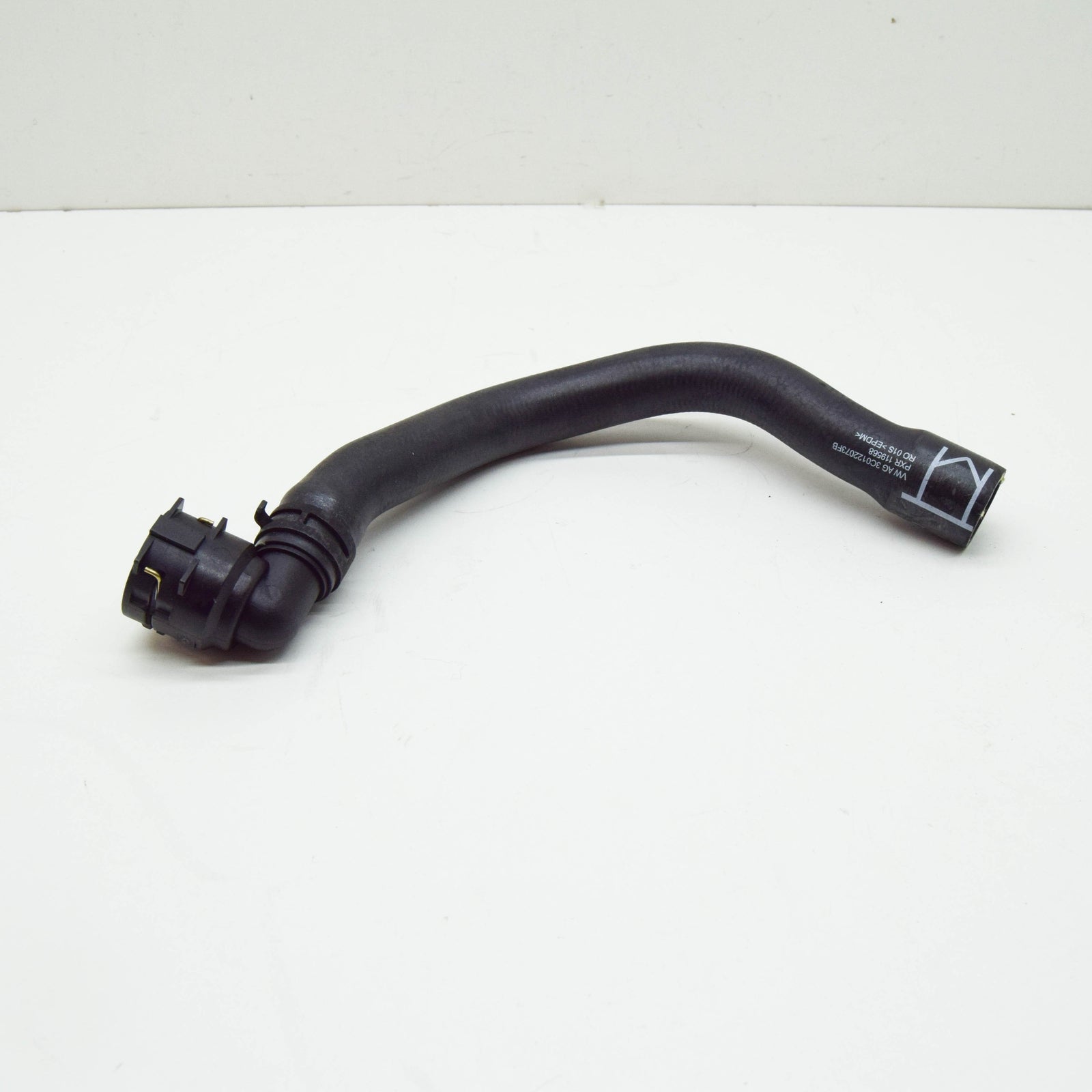 NEW VOLKSWAGEN PASSAT CC 357 COOLANT HOSE PIPE 3C0122073FB ORIGINAL