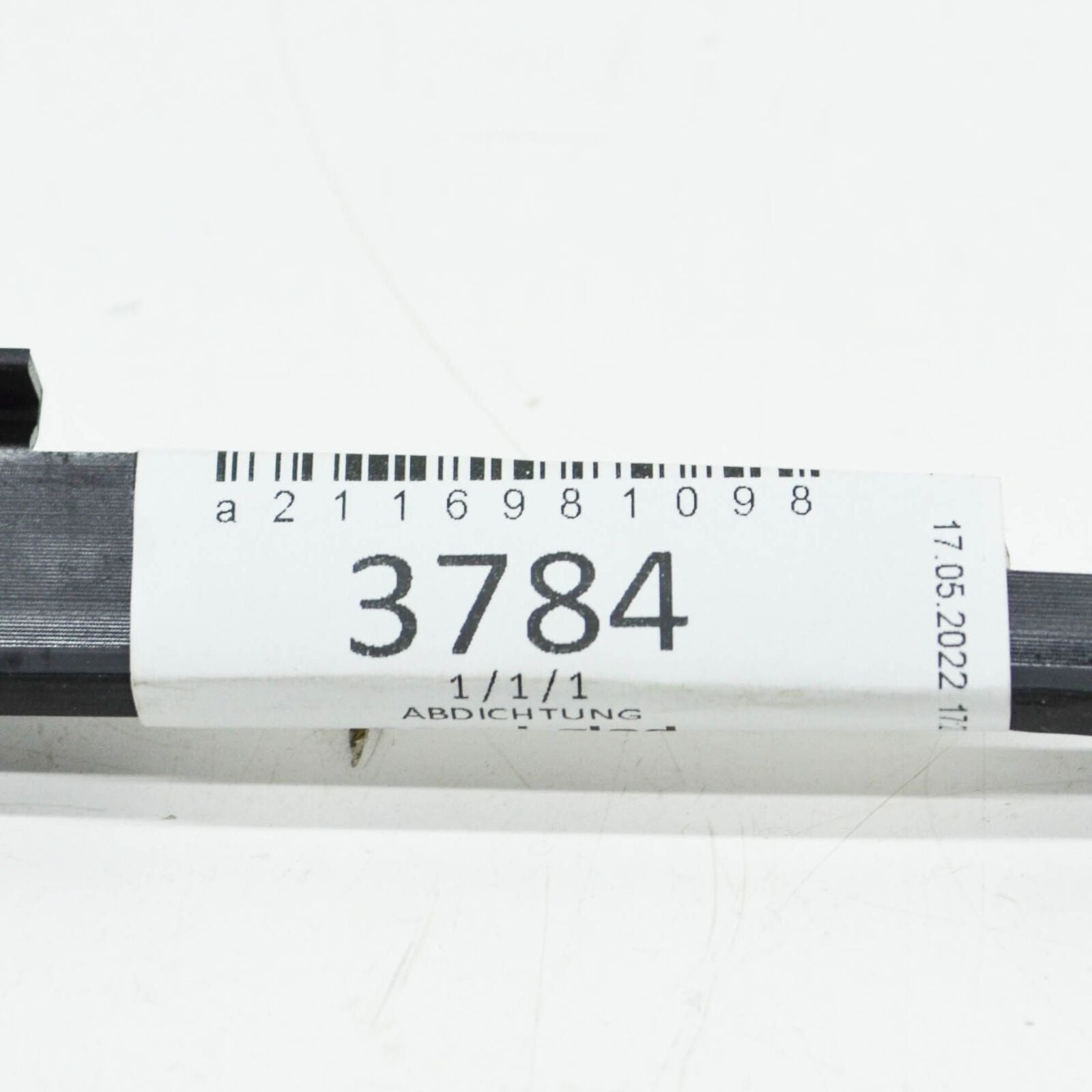 NEW MB E W211 FRONT RIGHT ROCKER PANEL MOLDING SEAL A2116981098 ORIGINAL