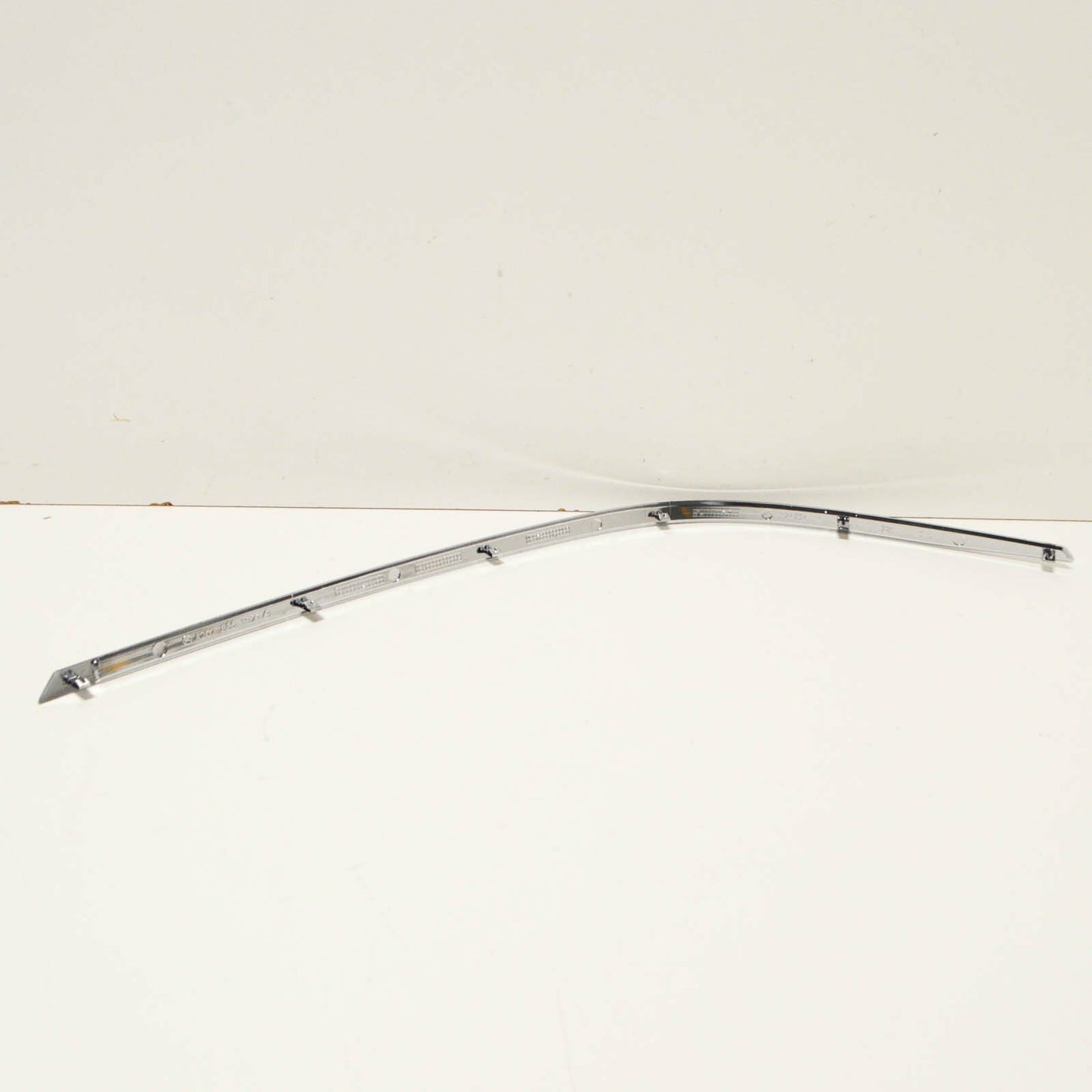 NEW MERCEDES BENZ E C207 FRONT LEFT BUMPER BOTTOM MOULDING TRIM A2078851921