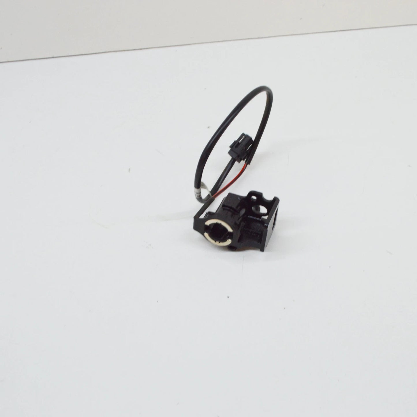 NEW BMW Z4 ROADSTER E85 RIGHT HARDTOP SUPPORT 54217043964 7043964 ORIGINAL