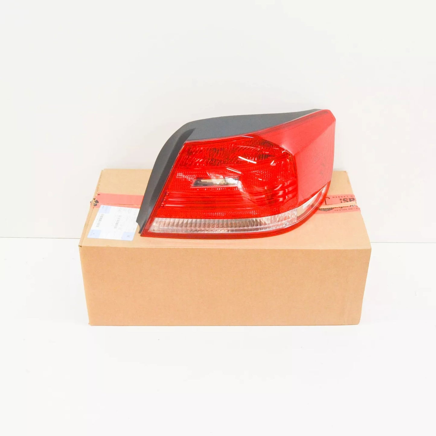NEW BMW 3 CABRIO E93 REAR RIGHT TAILLIGHT 7162302 63217162302 ORIGINAL