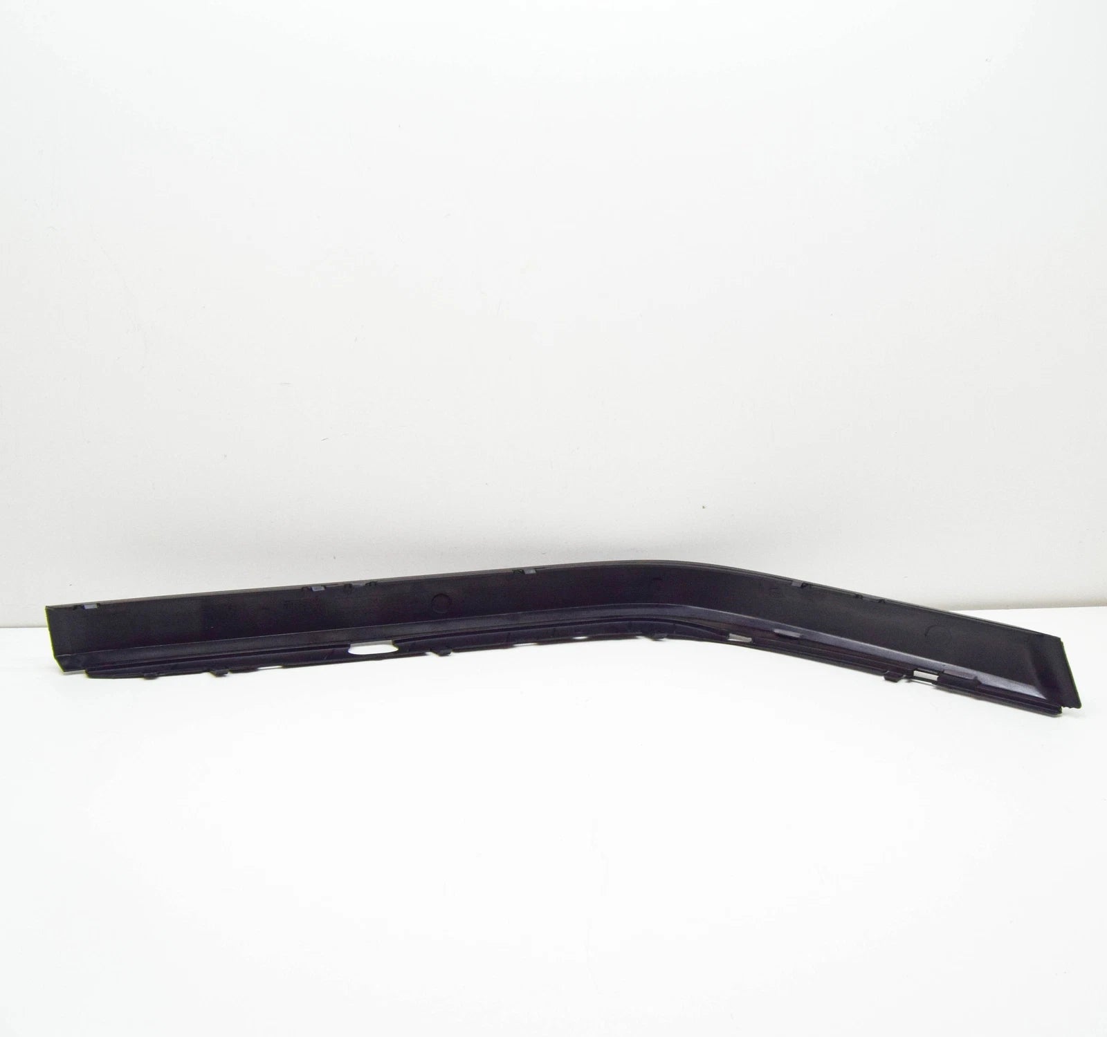 NEW BMW 7 E38 FRONT BUMPER LEFT MOLDING TRIM 51118125309 8125309 ORIGINAL