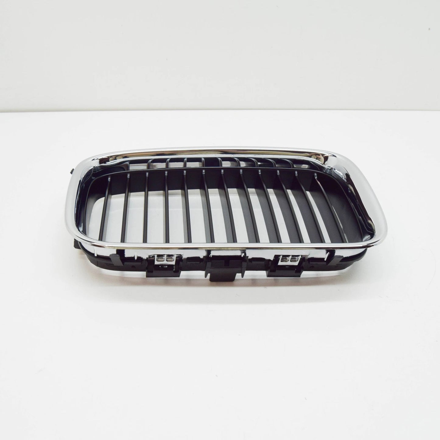 NEW BMW 3 SERIES E36 FRONT RADIATOR KIDNEY GRILLE RIGHT 8122238 51138122238