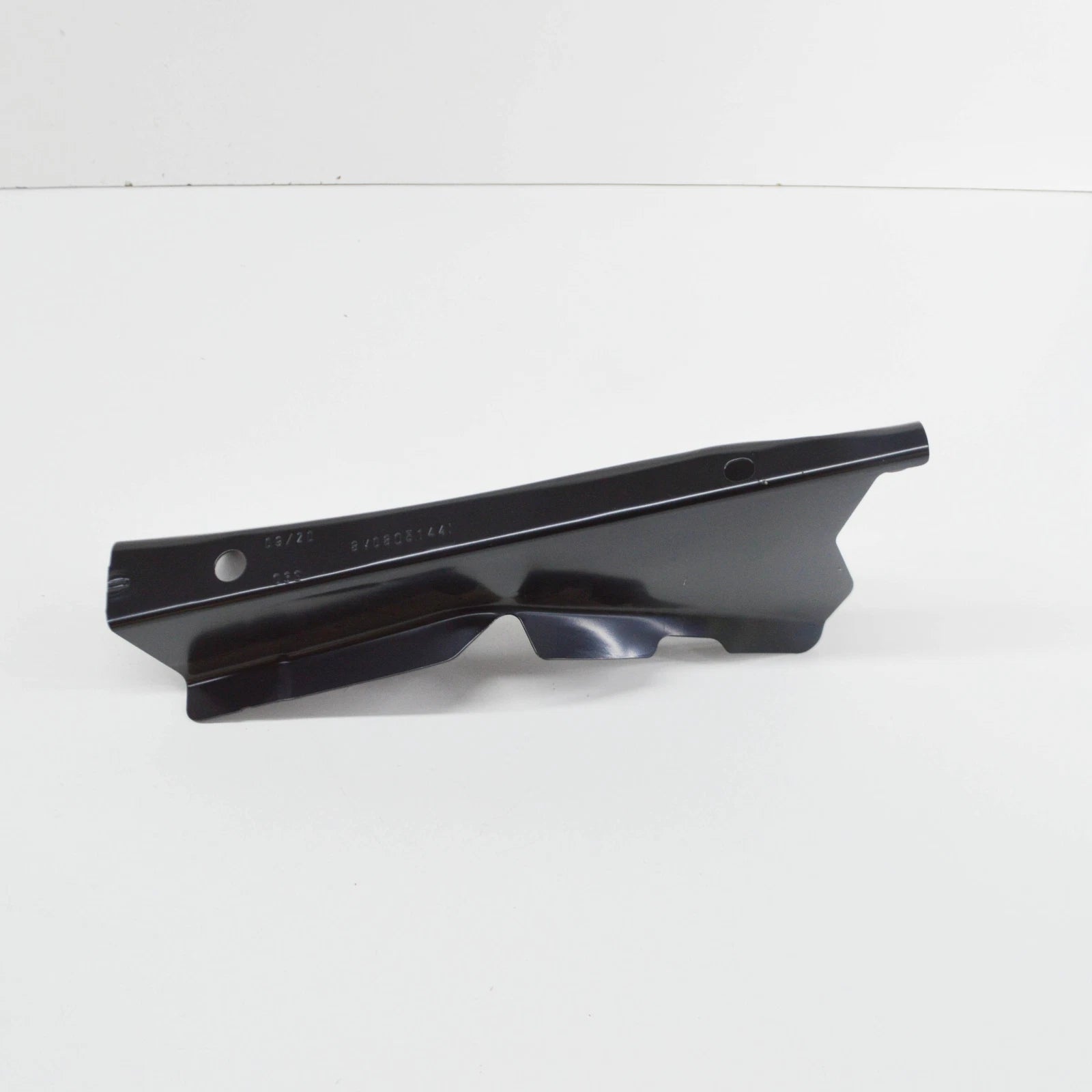 NEW AUDI A3 8V FRONT RIGHT FENDER BRACKET PLATE 8V0805030 ORIGINAL