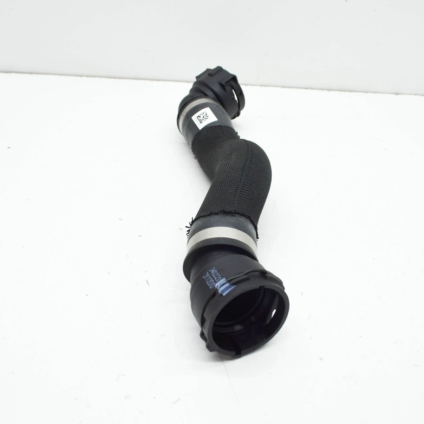 NEW BMW 5 G30 ENGINE COOLANT HOSE 17128575765 ORIGINAL