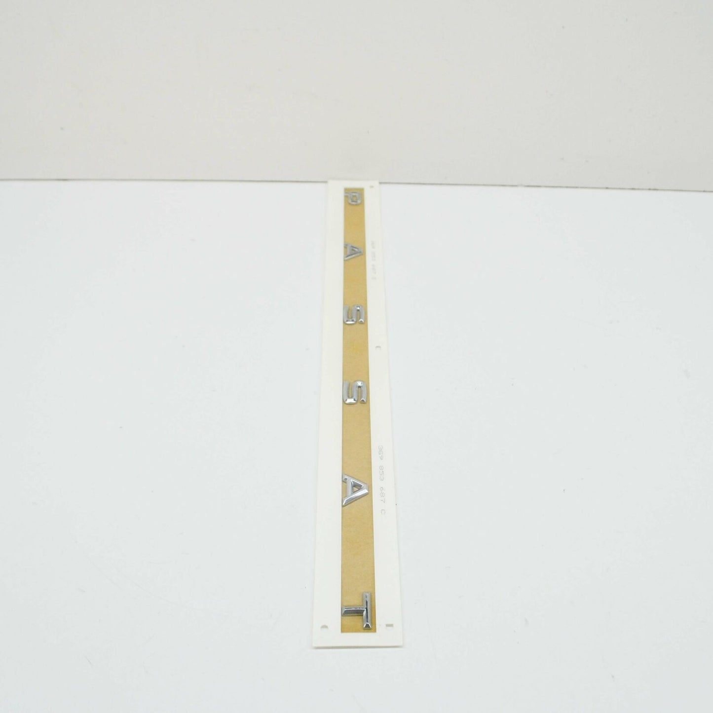 NEW VW PASSAT B8 3G BOOTLID BADGE 3G9853687C2ZZ ORIGINAL