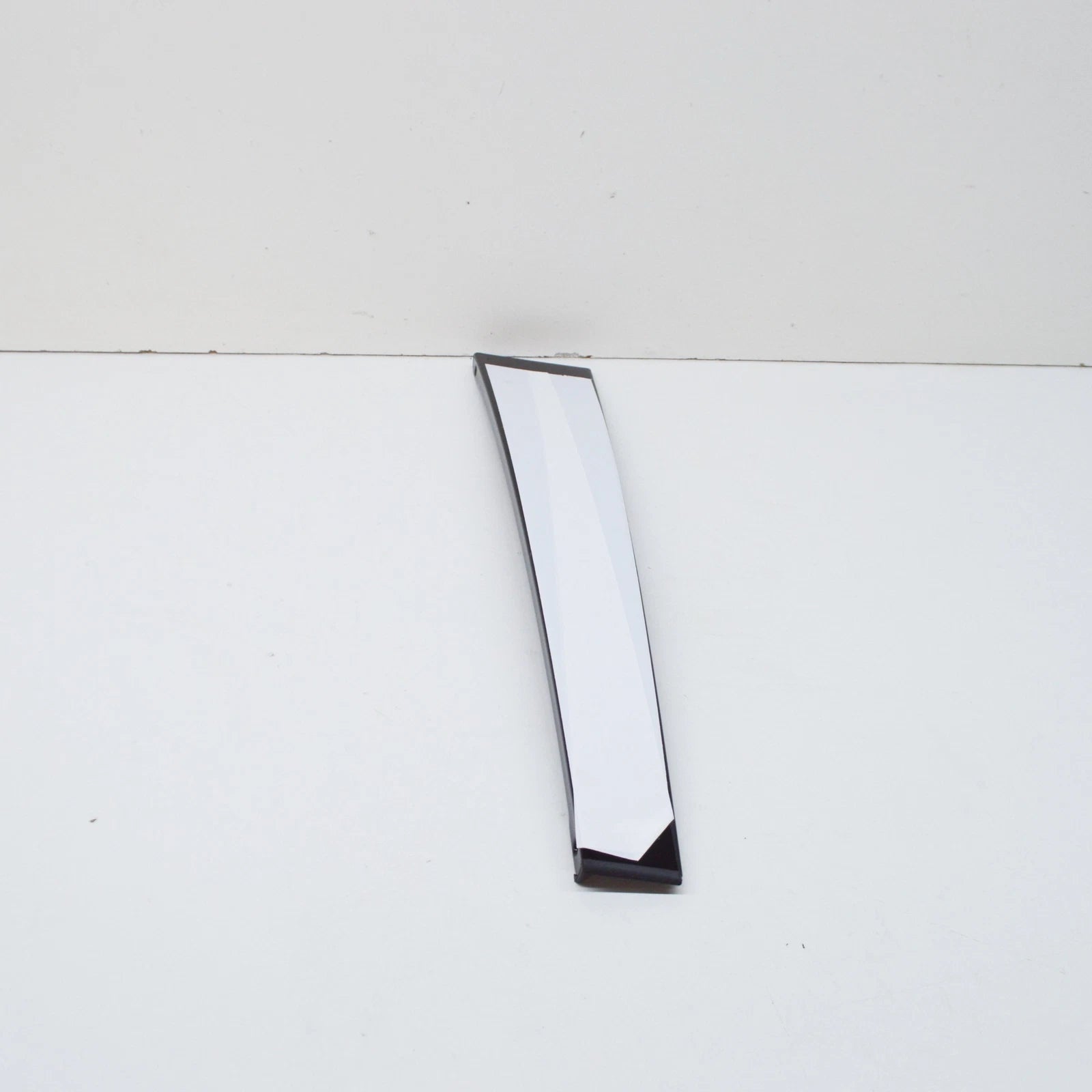 NEW MB E W211 REAR RIGHT DOOR WINDOW FRAME MOULDING A2116903487 ORIGINAL