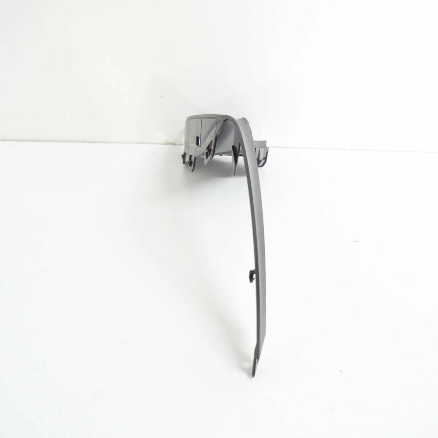 NEW MERCEDES-BENZ A W176 FRONT BUMPER RIGHT COVER A1768857800