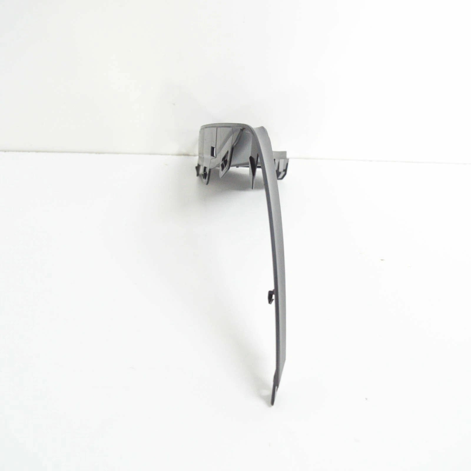 NEW MERCEDES-BENZ A W176 FRONT BUMPER RIGHT COVER A1768857800