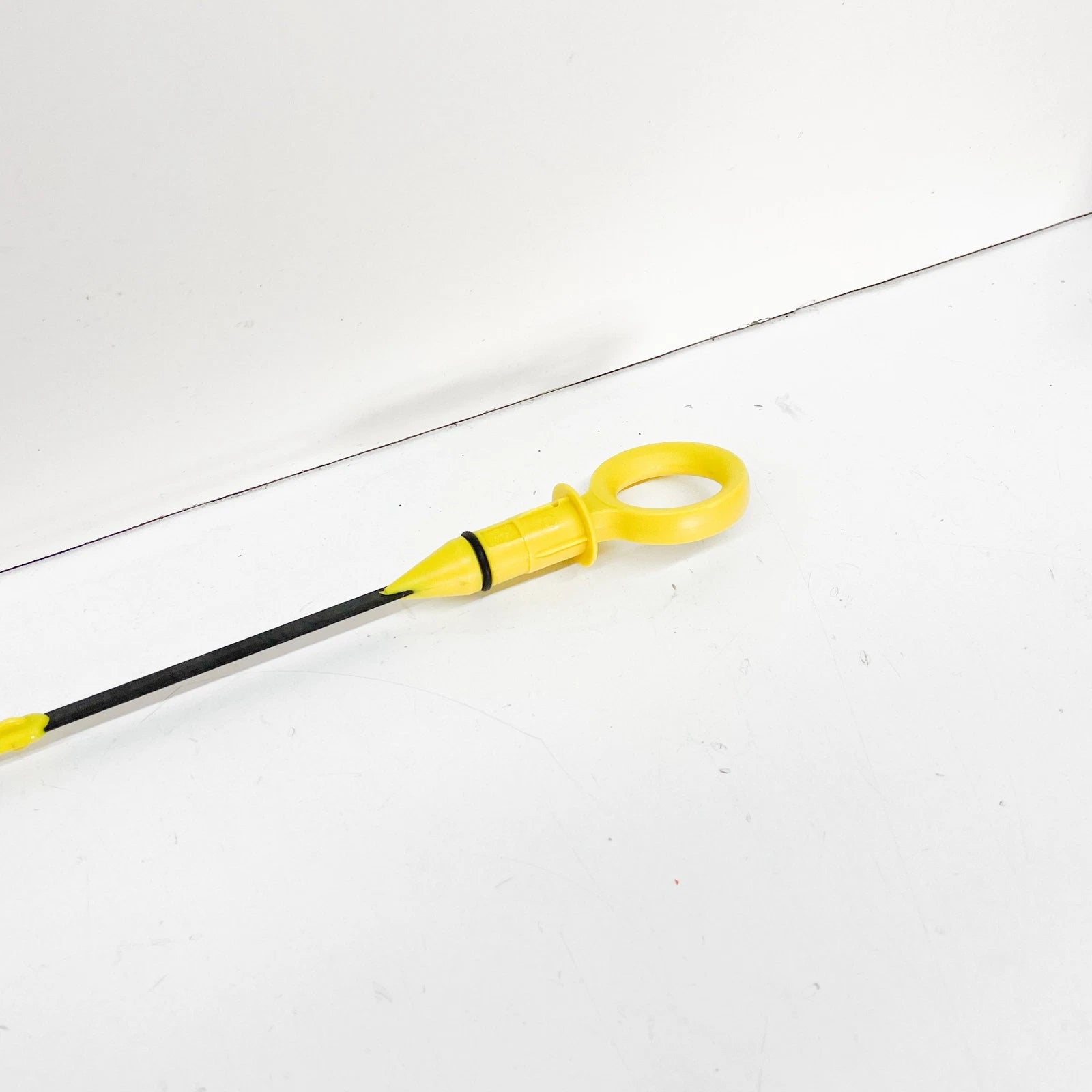 NEW AUDI A4 8E B7 OIL DIPSTICK 06B115611M ORIGINAL