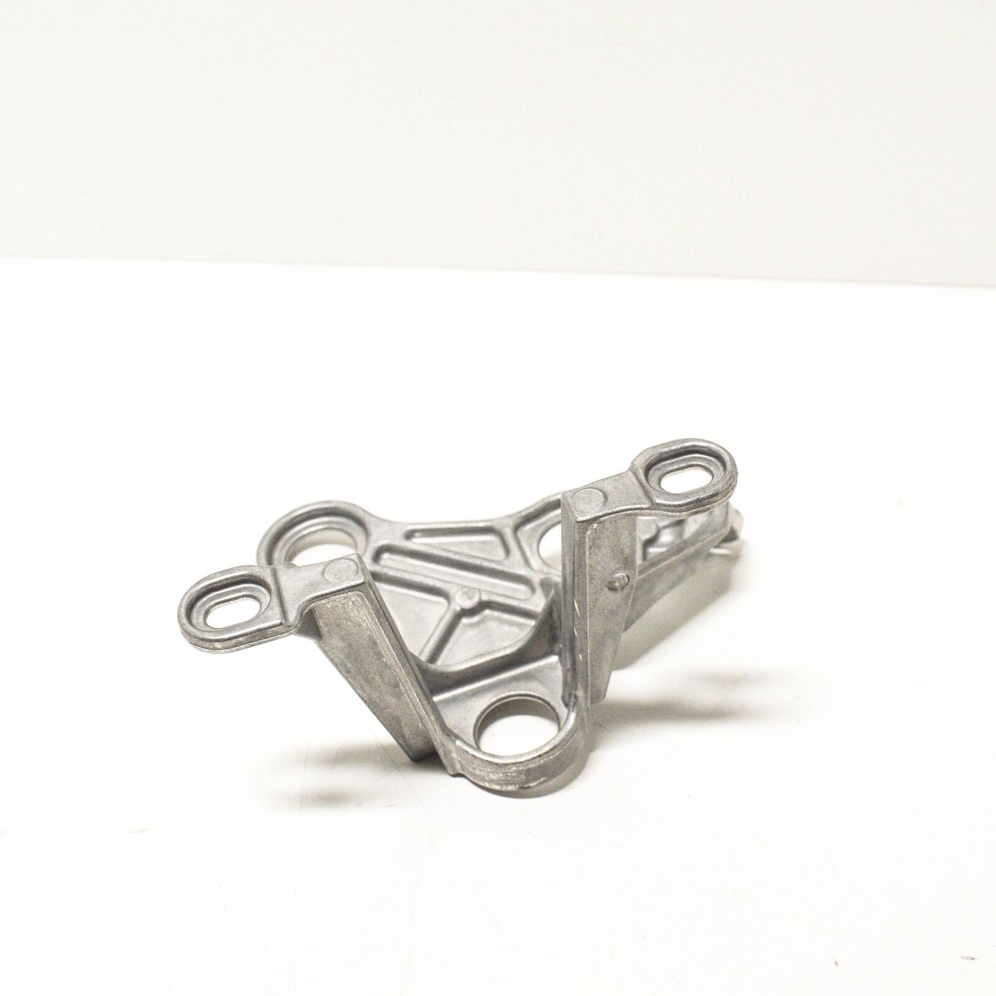 NEW MERCEDES-BENZ C-CLASS W204 ABS PUMP BRACKET A2044300110 ORIGINAL