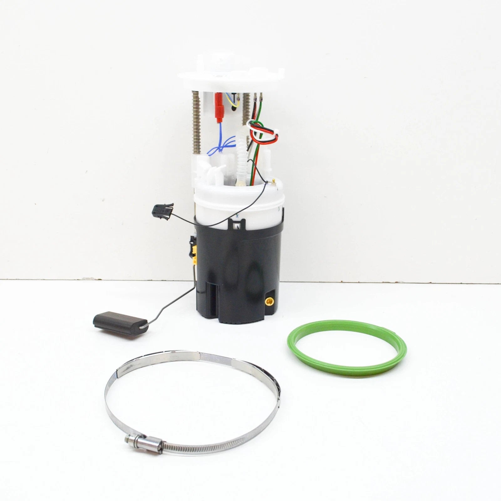 NEW BMW X5 F15 FUEL TANK PUMP 16117212585 7212585 ORIGINAL