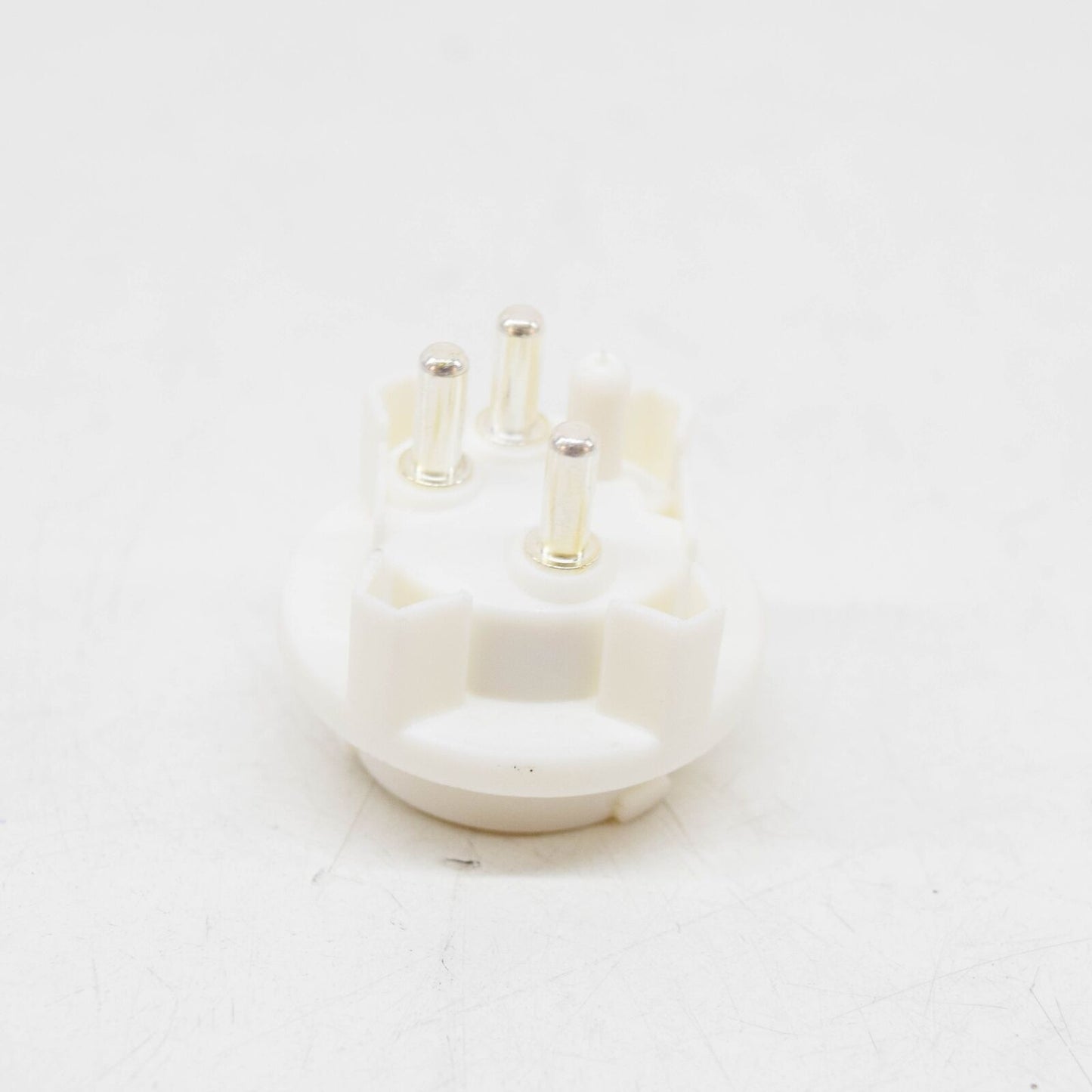 NEW MERCEDES BENZ SL R129 WHITE BLINKER LAMP BULB SOCKET A0008269582 ORIGINAL