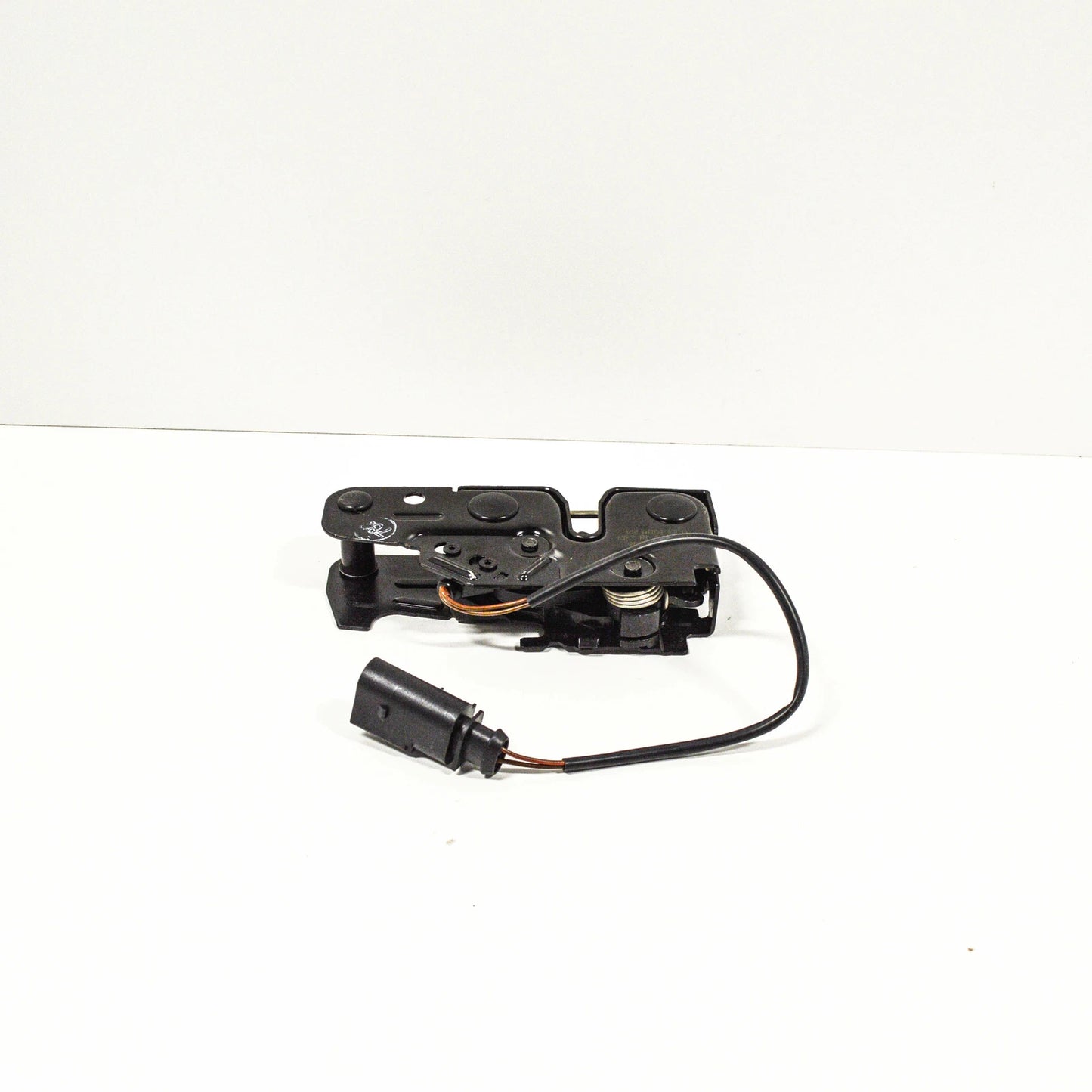 NEW AUDI Q7 4L FRONT BONNET HOOD RELEASE LOCK 4L0823509B ORIGINAL