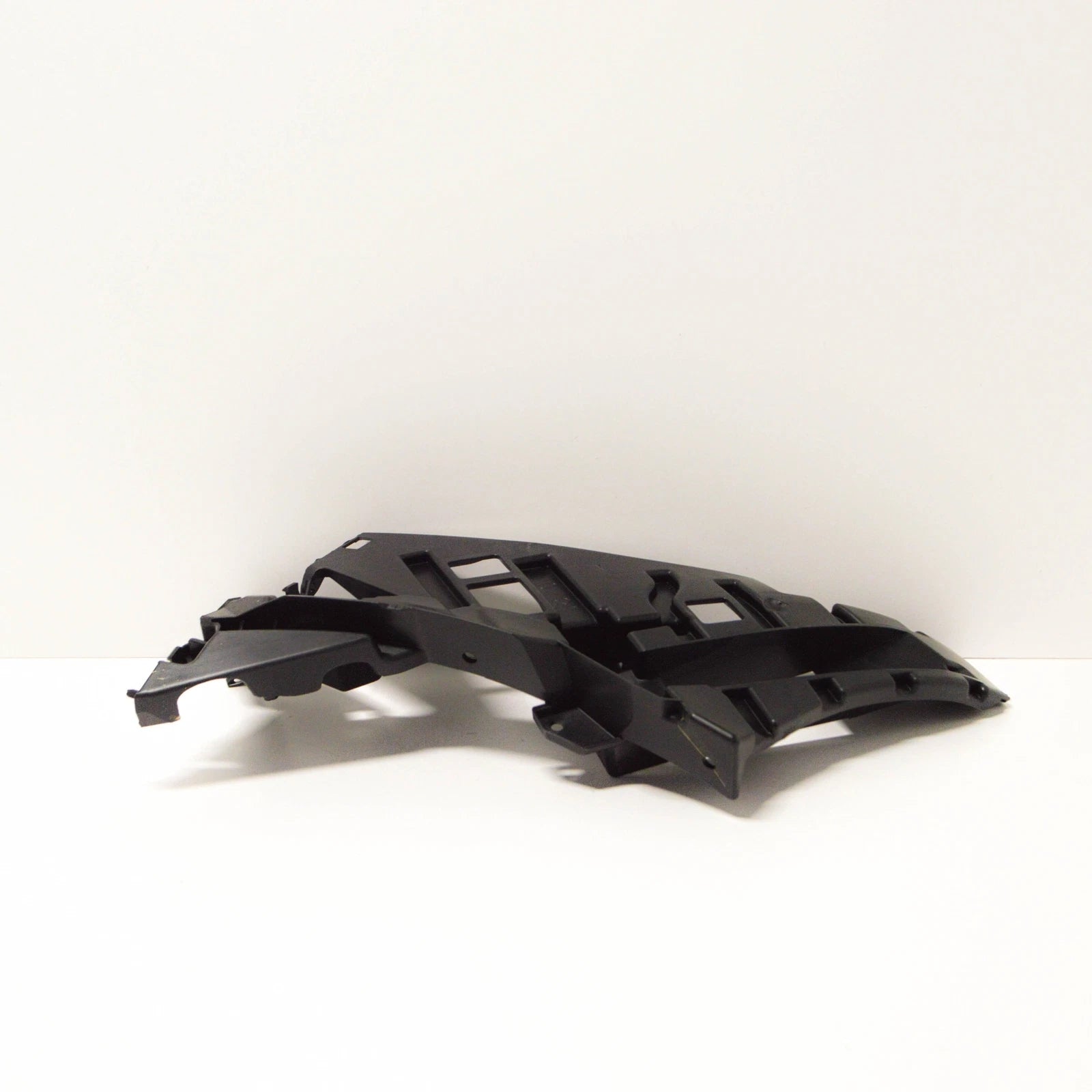 NEW MERCEDES-BENZ GL W166 FRONT RIGHT SIDE LIGHT FRAME MOUNT A1666205801