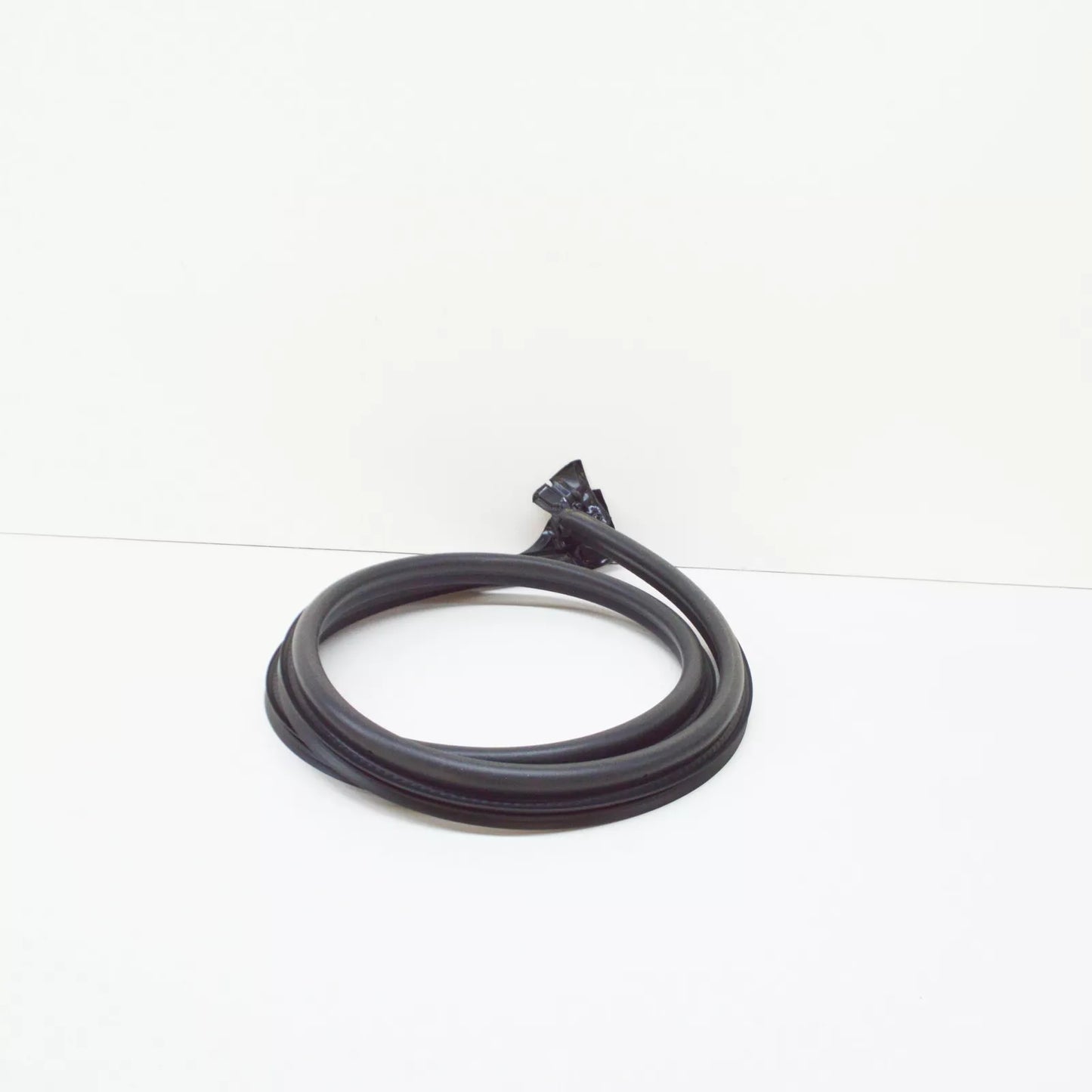 NEW VWOLKSWAGEN CRAFTER 2F REAR WING DOOR CENTER SEAL 2E1827459 ORIGINAL