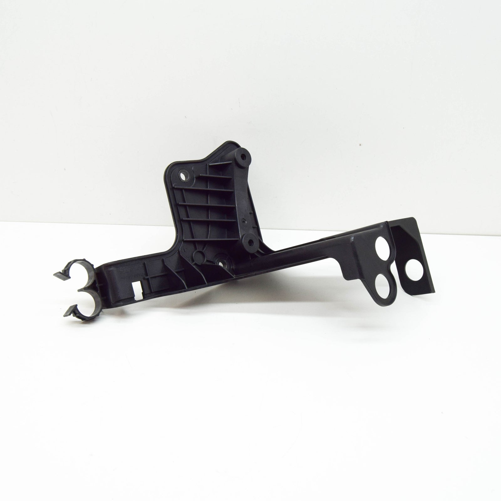 NEW AUDI A6 4A C8 ENGINE COOLANT PUMP BRACKET 4K0145879R ORIGINAL