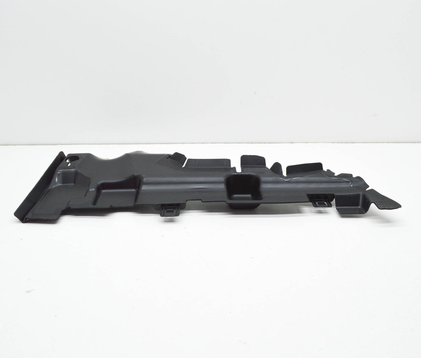 NEW AUDI RS4 B9 FRONT RIGHT AIR GUIDE 8W0121284CJ ORIGINAL