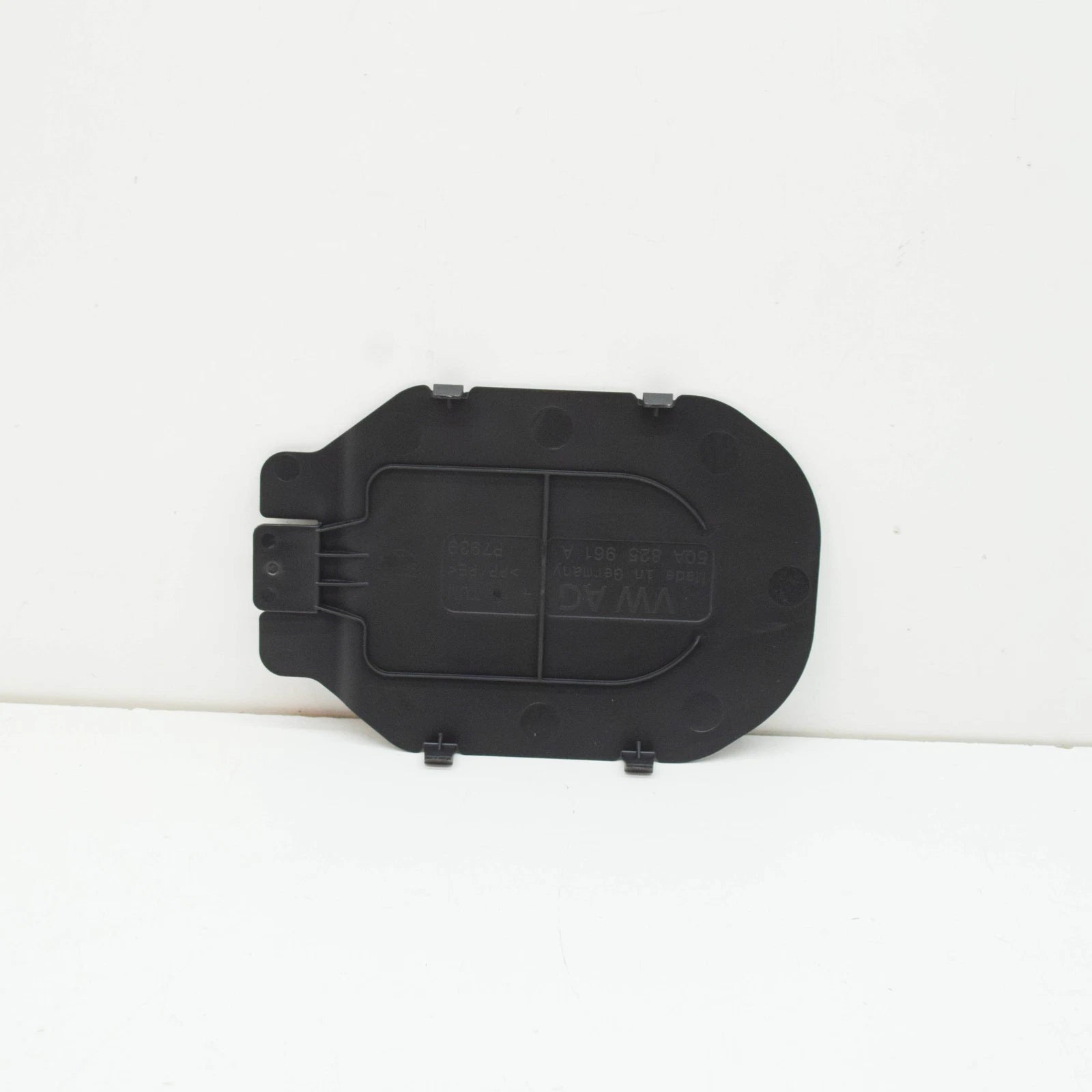 NEW AUDI Q3 F3 UNDERBODY BUNGS 5QA825961A ORIGINAL