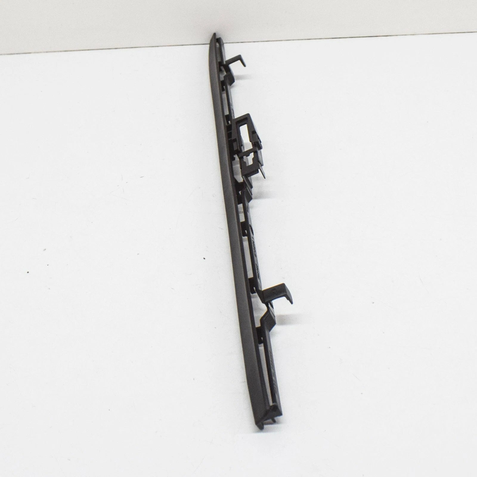 NEW BMW 5 E39 FRONT RIGHT WIPER BLADE 61618162983 8162983 ORIGINAL