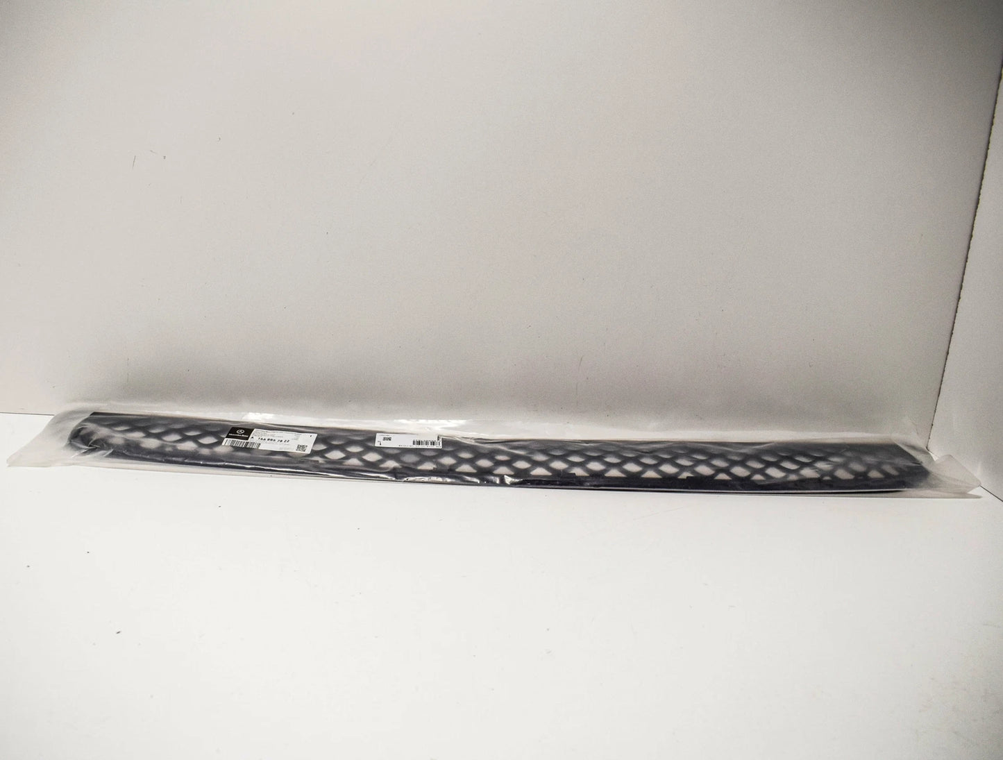 NEW MERCEDES-BENZ GLE W166 FRONT BUMPER LOWER GRILLE A1668857822